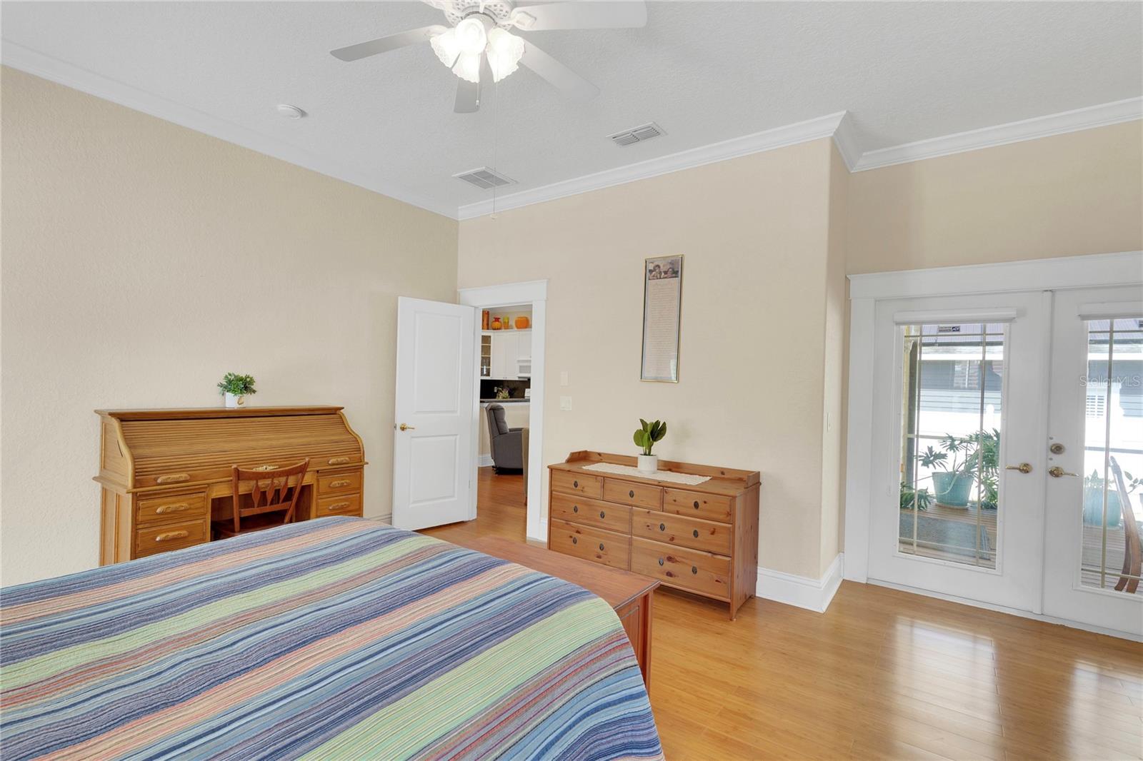 7701 N DARTMOUTH AVE, TAMPA, FL, 33604