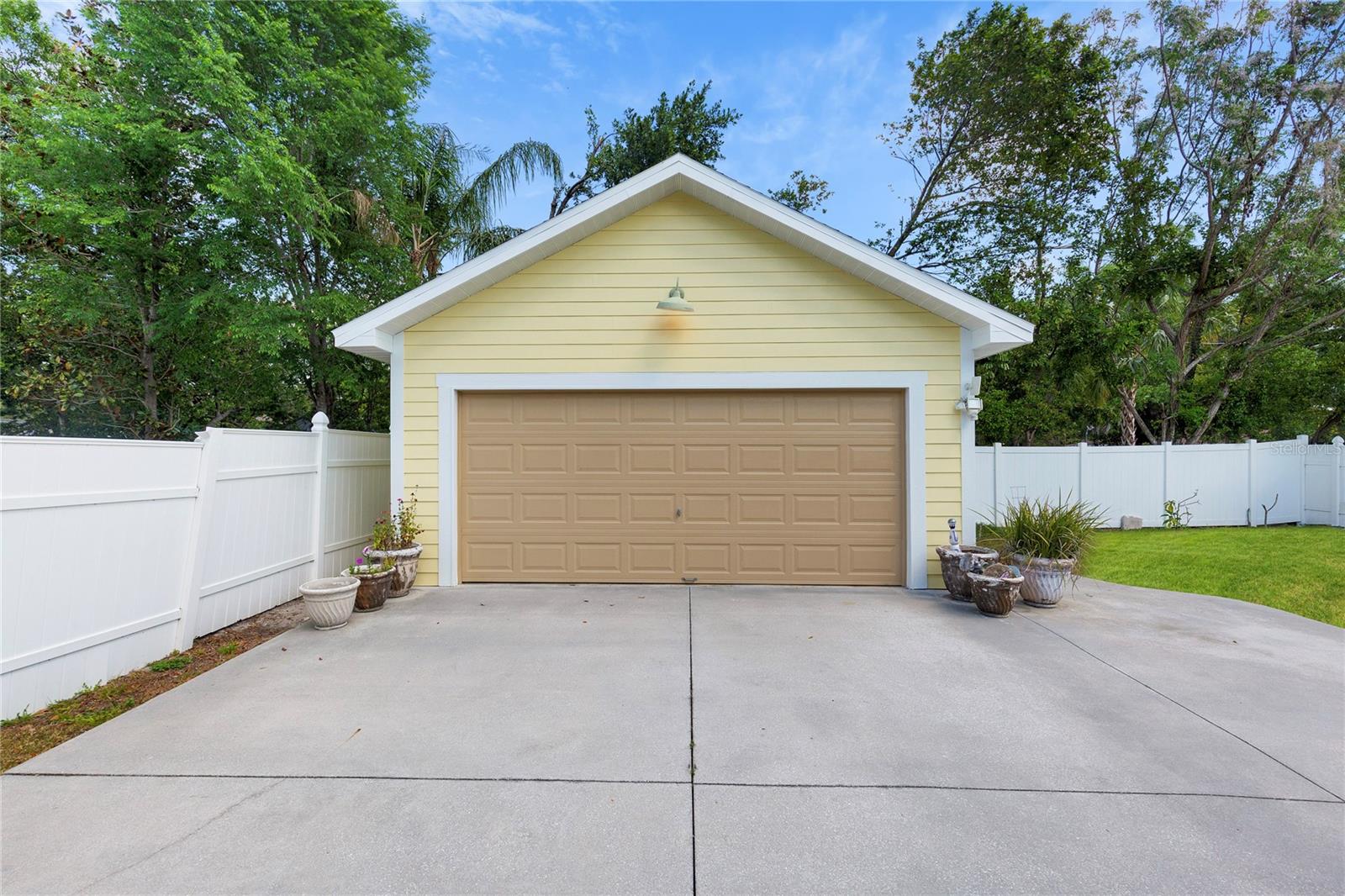 7701 N DARTMOUTH AVE, TAMPA, FL, 33604