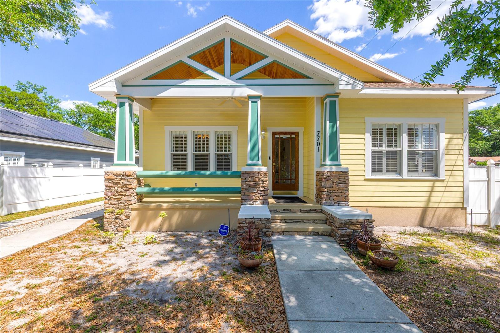 7701 N DARTMOUTH AVE, TAMPA, FL, 33604