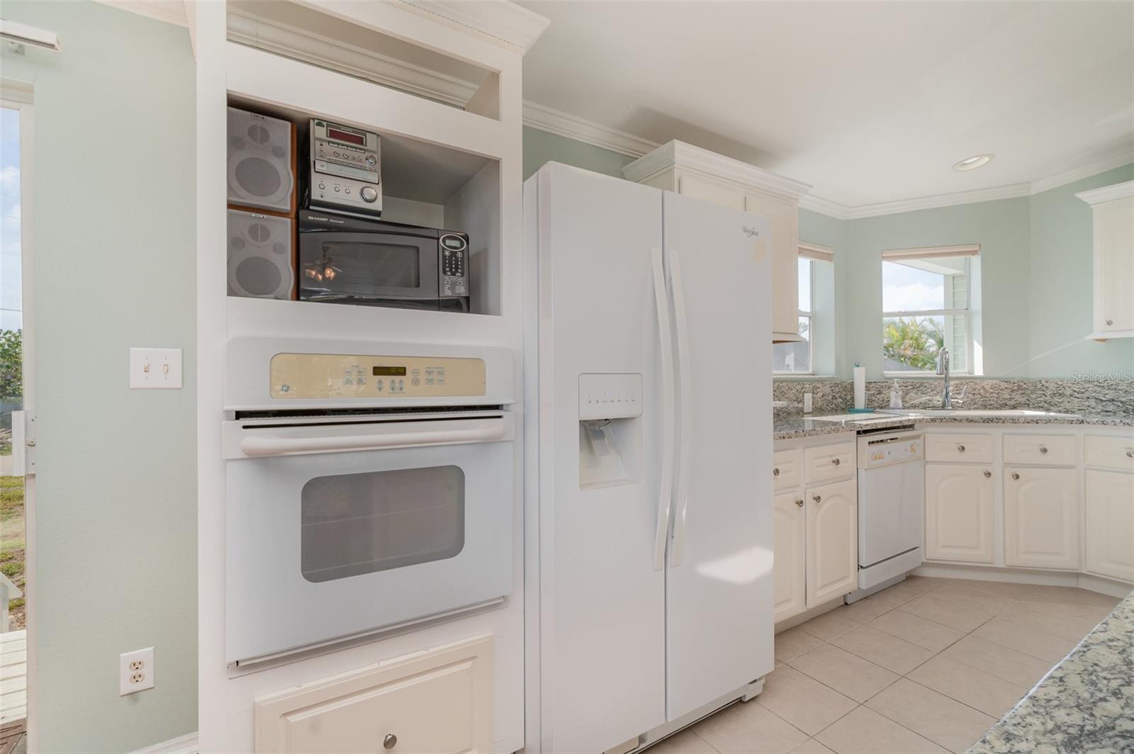 700 DANIA CT, PUNTA GORDA, FL, 33950