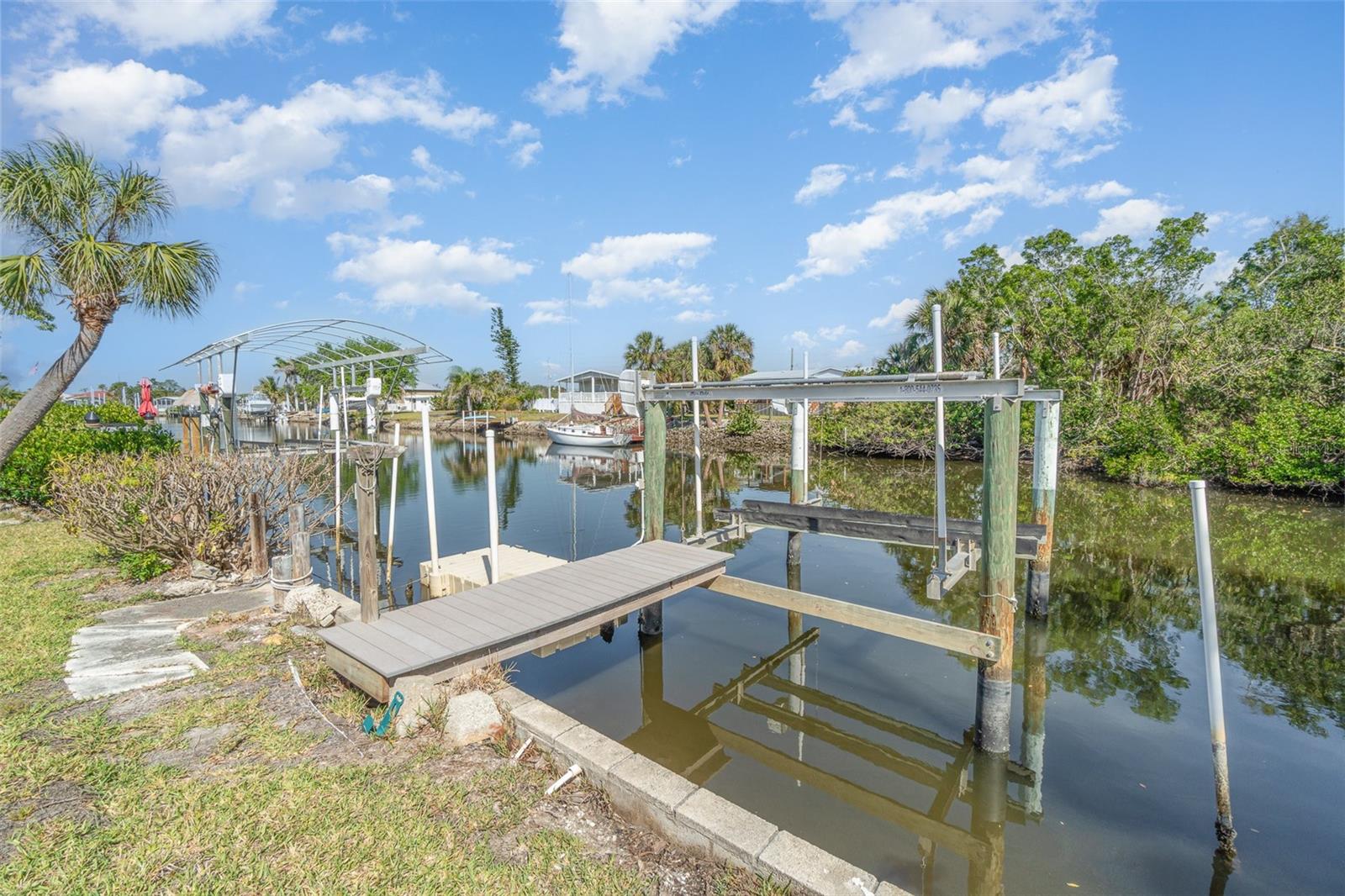 700 DANIA CT, PUNTA GORDA, FL, 33950