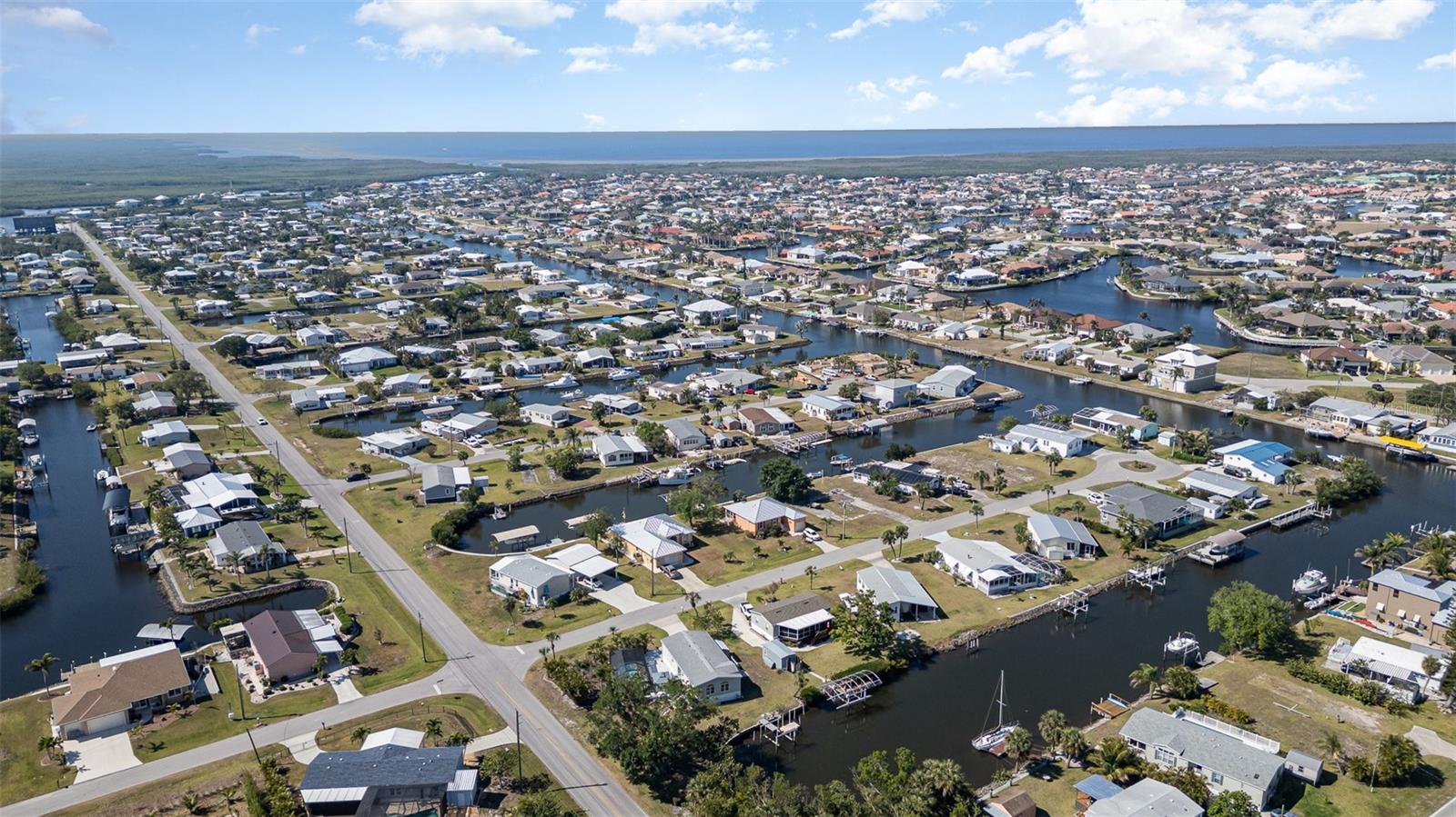 700 DANIA CT, PUNTA GORDA, FL, 33950