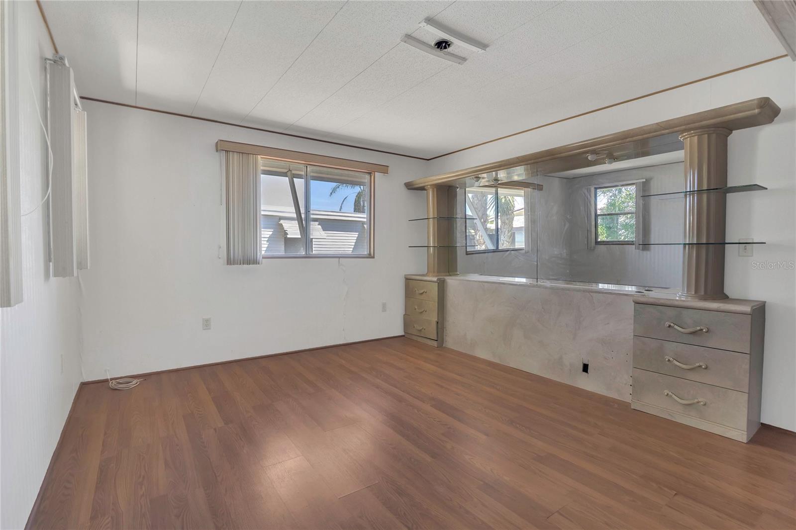 1112 ELKHART CIR, TAVARES, FL, 32778