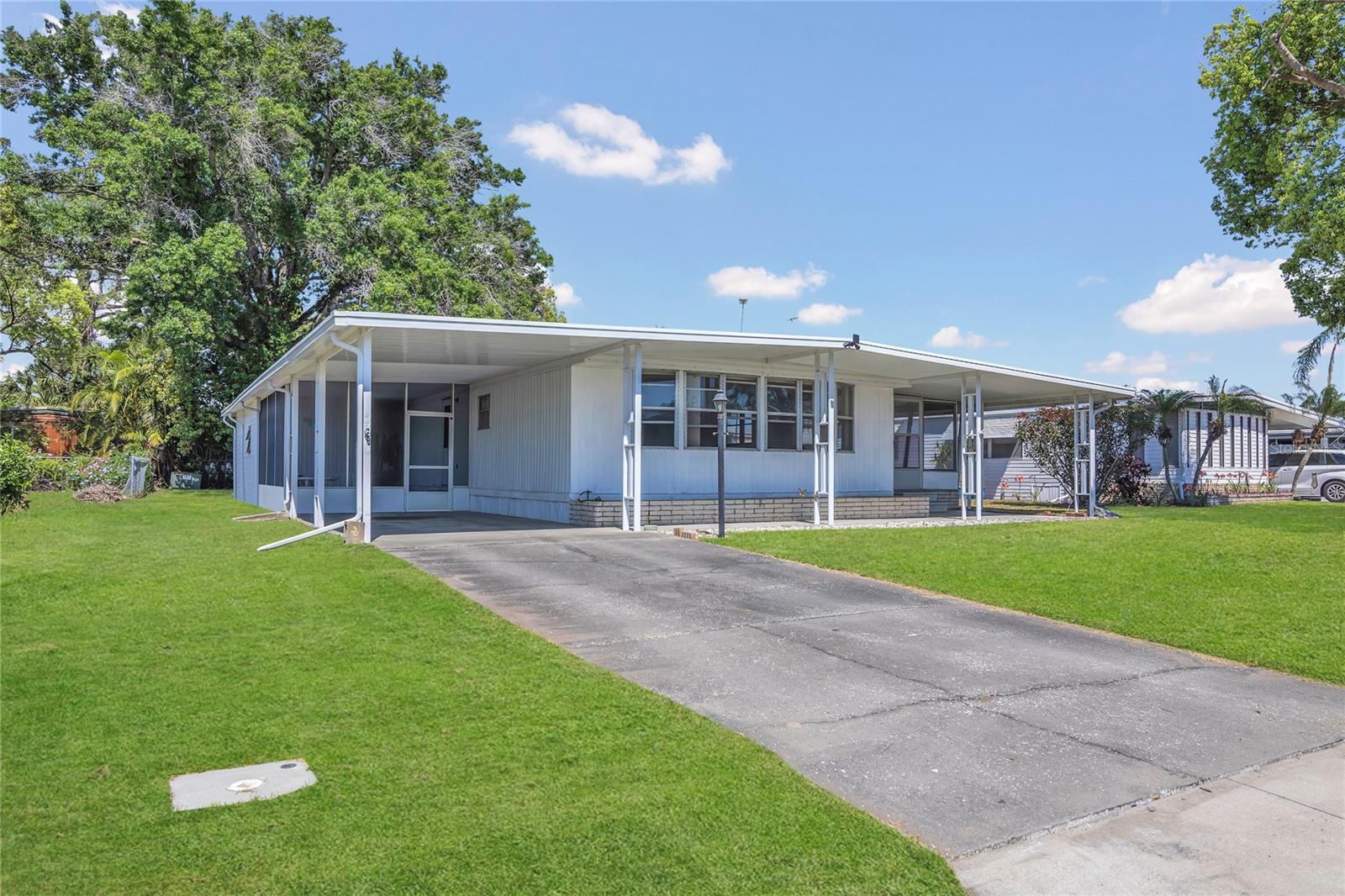 1112 ELKHART CIR, TAVARES, FL, 32778
