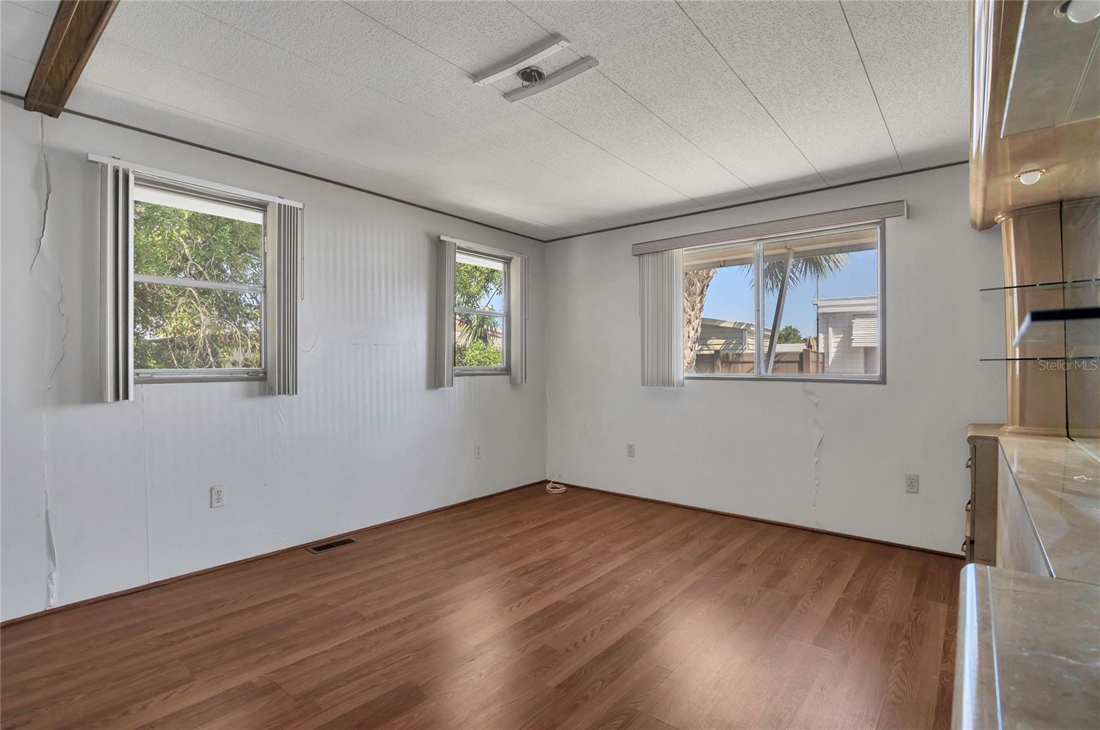 1112 ELKHART CIR, TAVARES, FL, 32778