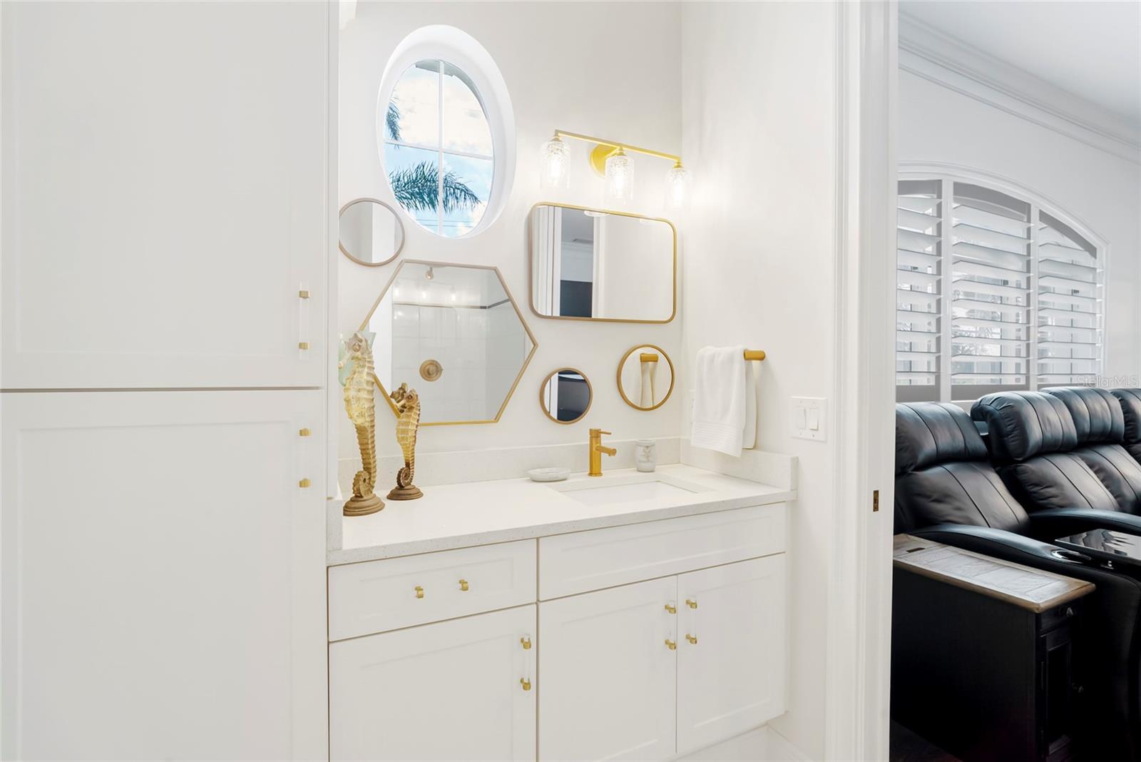 356 BELLEAIR DR NE, ST PETERSBURG, FL, 33704