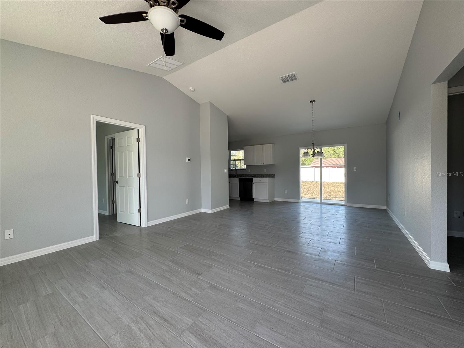 4 MALAUKA LANE DR, OCKLAWAHA, FL, 32179