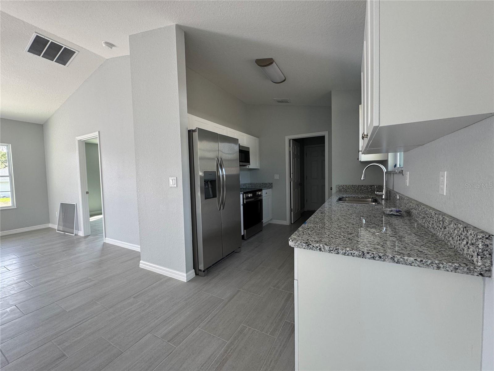 4 MALAUKA LANE DR, OCKLAWAHA, FL, 32179