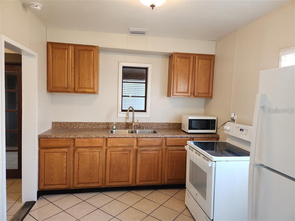 1831 W CENTRAL BLVD, ORLANDO, FL, 32805