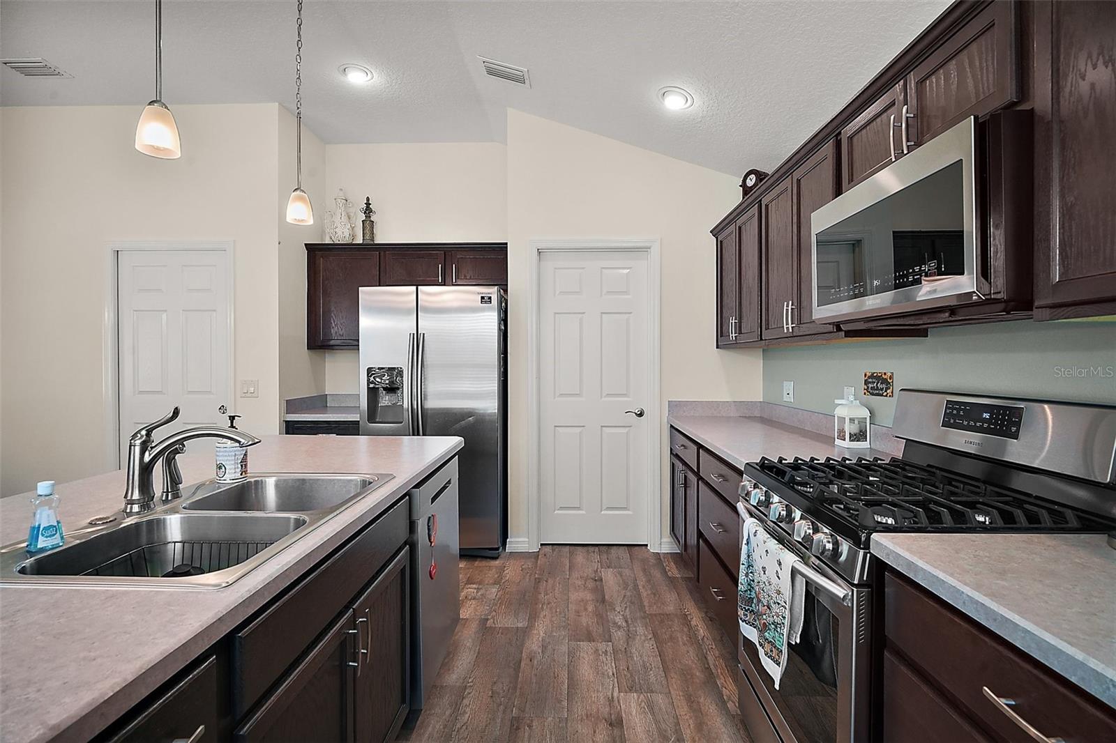 2175 CANNON LOOP, THE VILLAGES, FL, 32163
