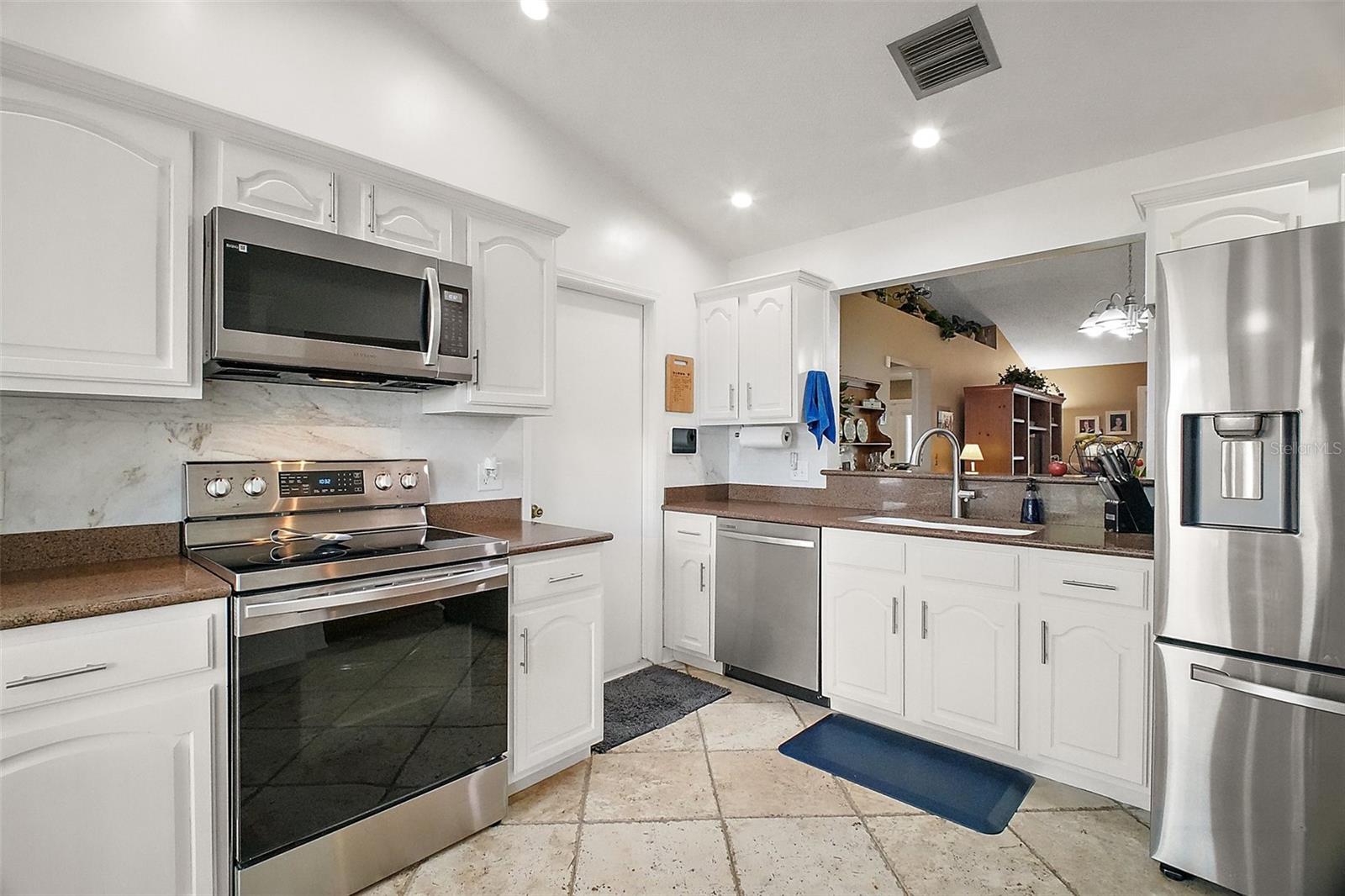 97 HILLSIDE DR, EUSTIS, FL, 32726