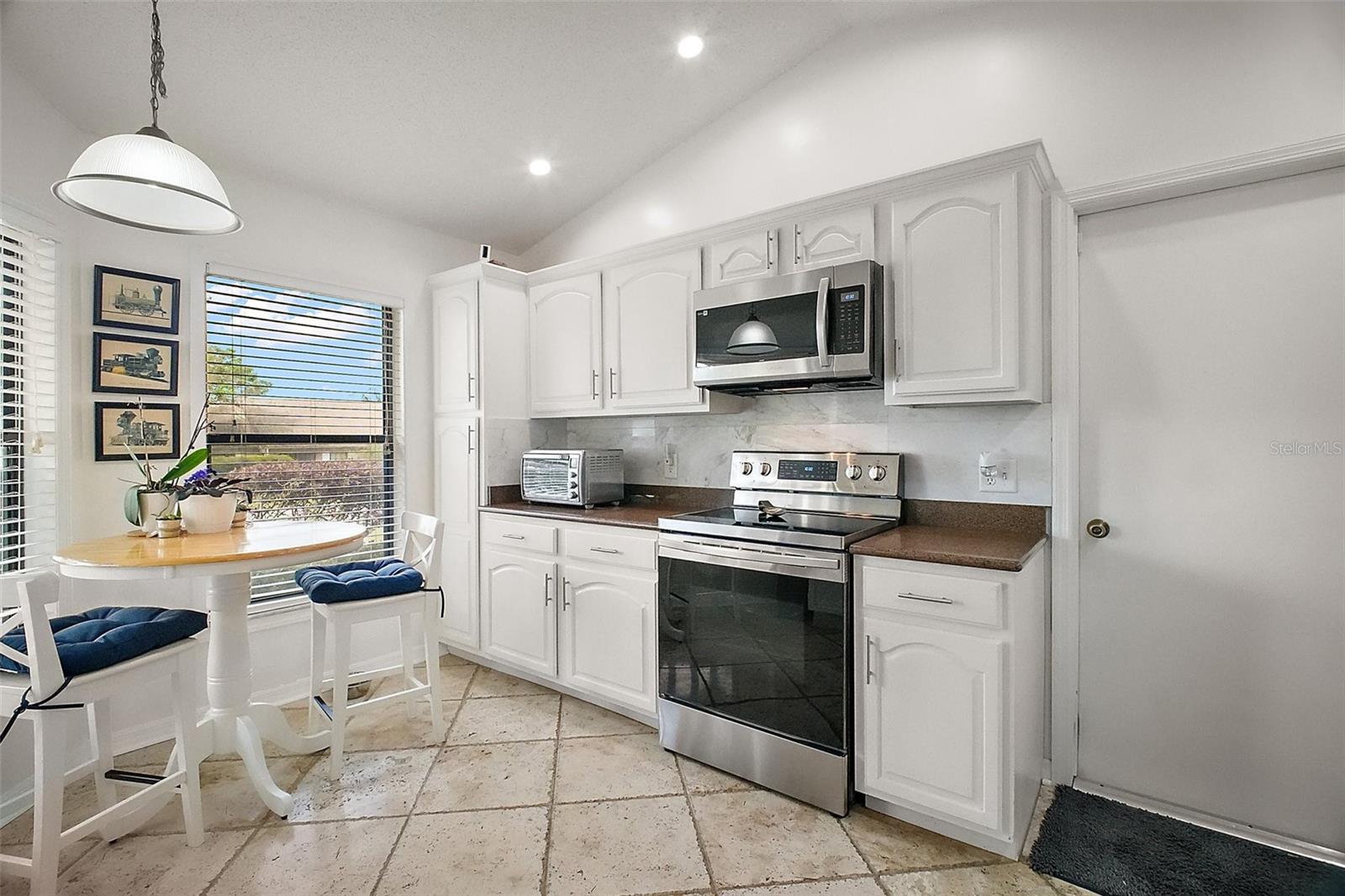 97 HILLSIDE DR, EUSTIS, FL, 32726