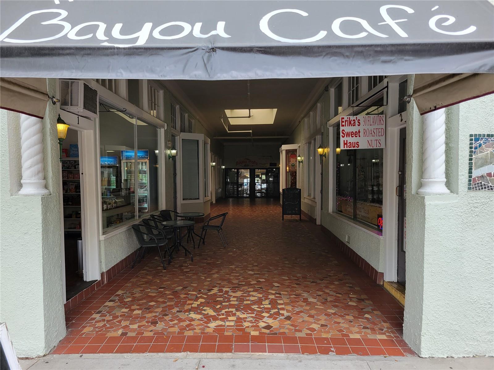 118 E TARPON AVE, TARPON SPRINGS, FL, 34689