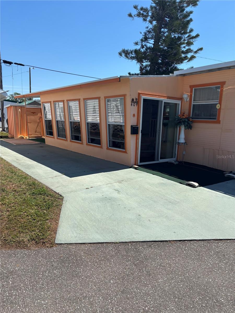 TB8367339 Property Photo