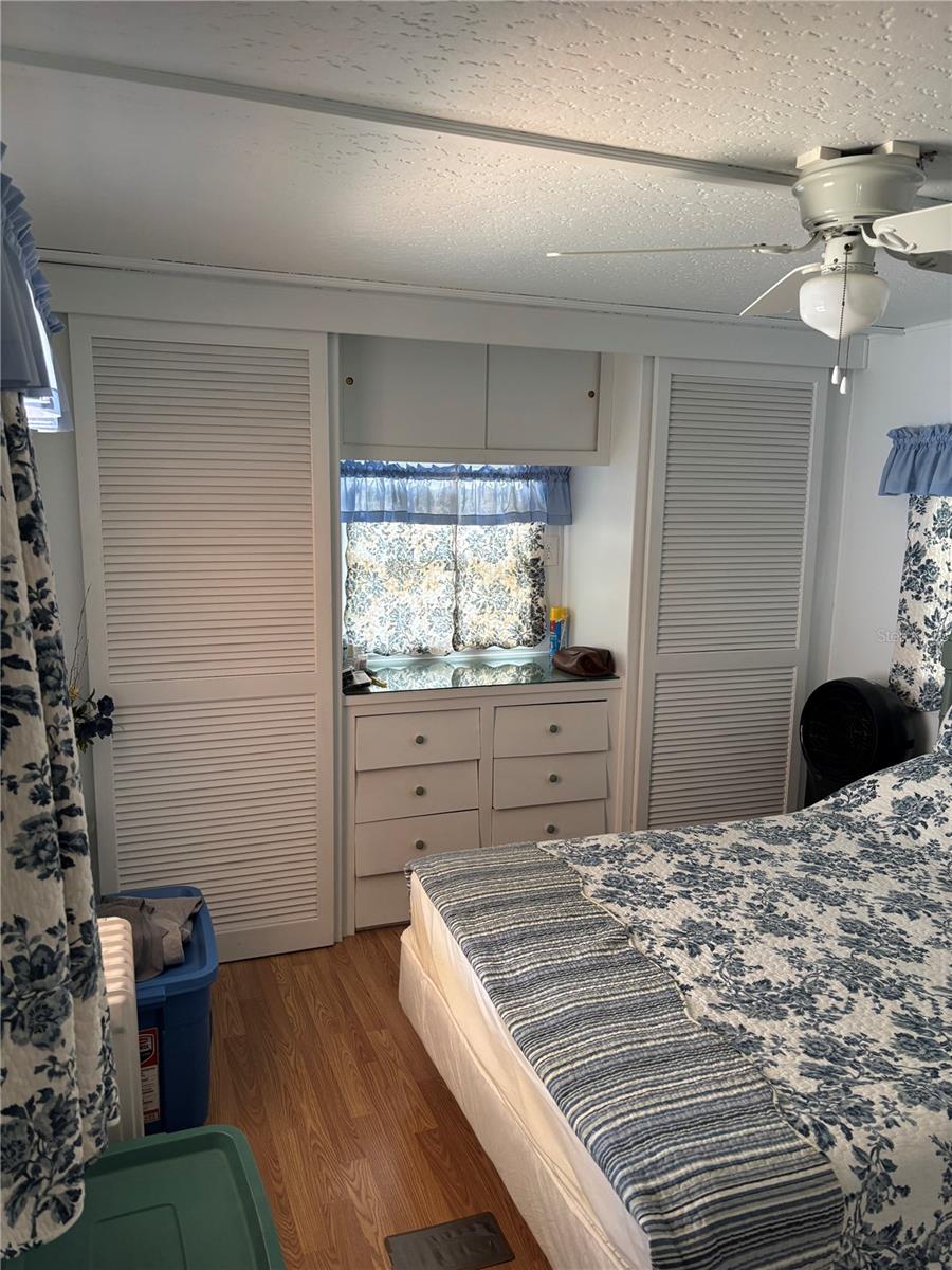 TB8367339 Property Photo