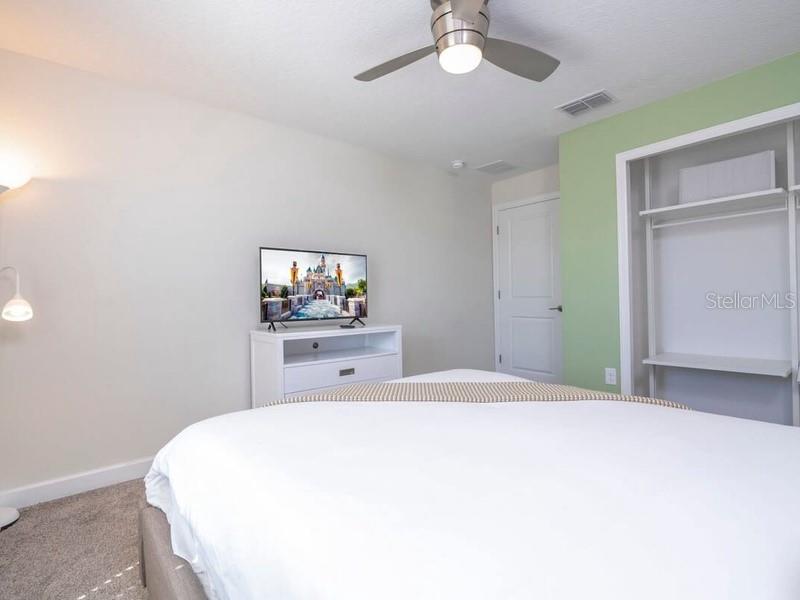 428 OCEAN COURSE AVE, DAVENPORT, FL, 33896