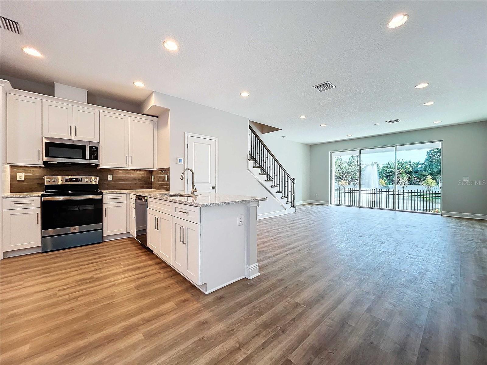 7654 93RD ST N, SEMINOLE, FL, 33777