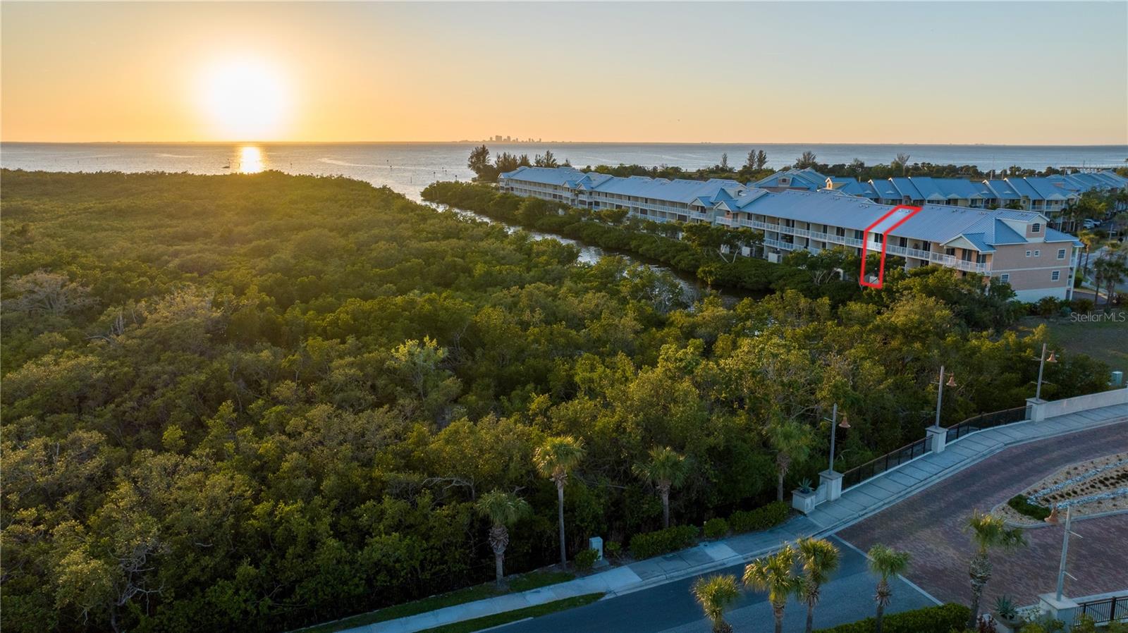 3210 MANGROVE POINT DR, RUSKIN, FL, 33570
