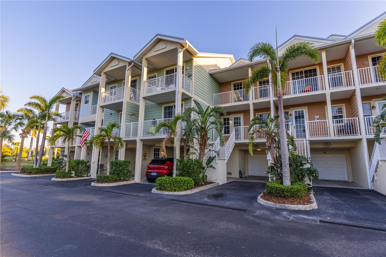 3210 MANGROVE POINT DR, RUSKIN, FL, 33570