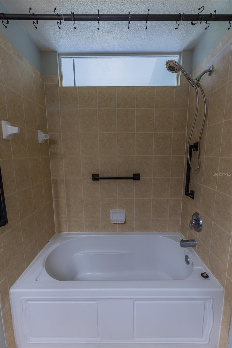 3210 MANGROVE POINT DR, RUSKIN, FL, 33570