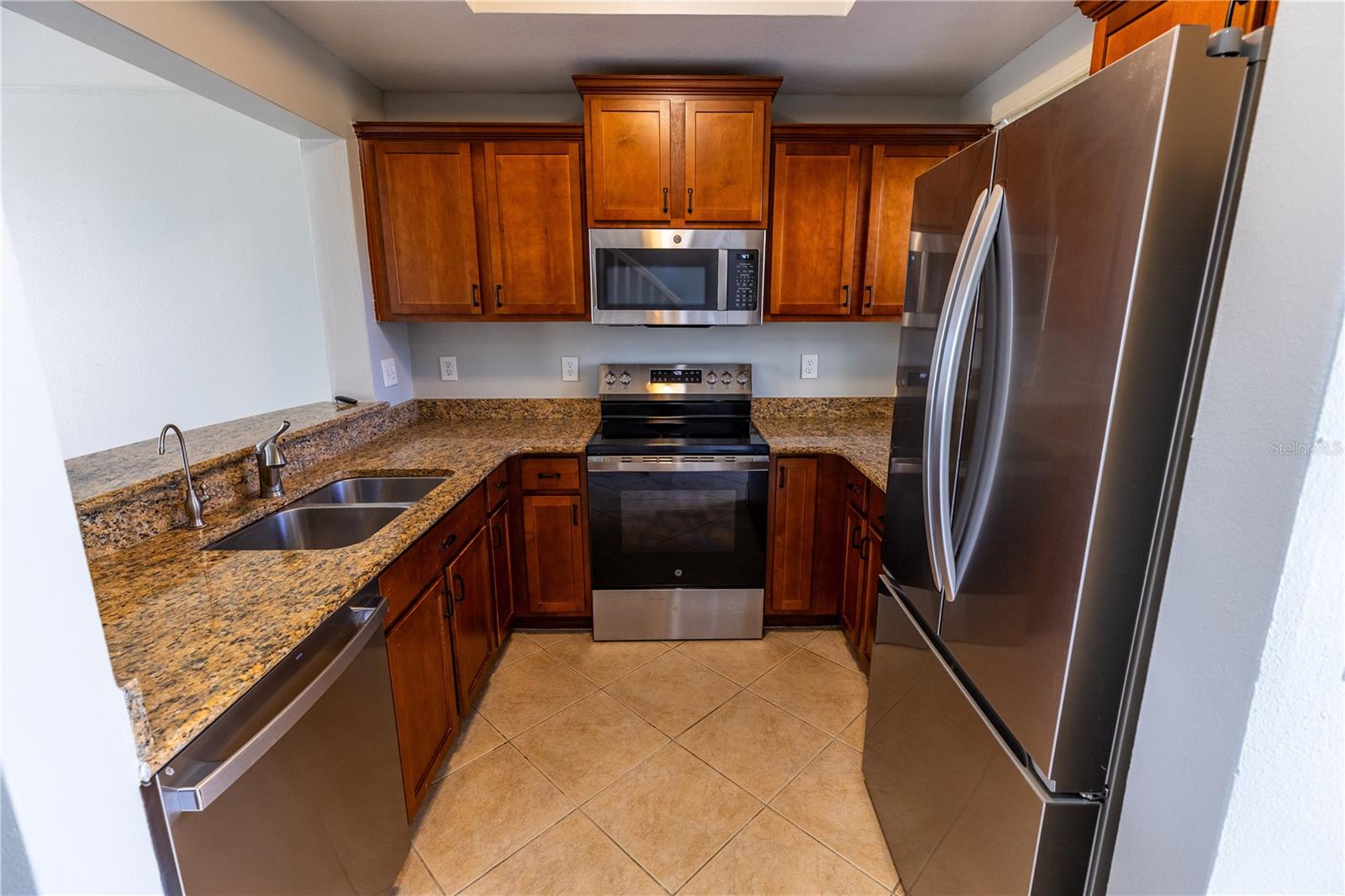 3210 MANGROVE POINT DR, RUSKIN, FL, 33570