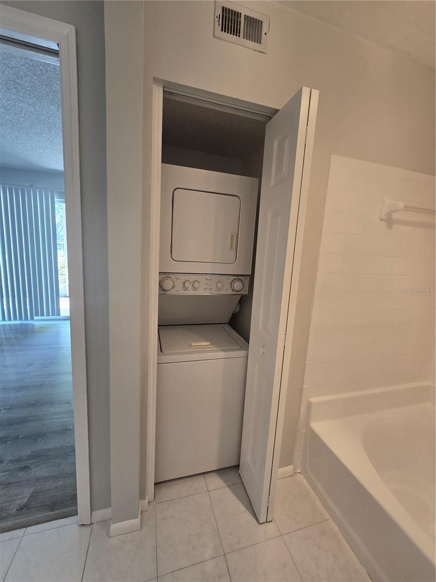 4107 CHATHAM OAK CT #304, TAMPA, FL, 33624