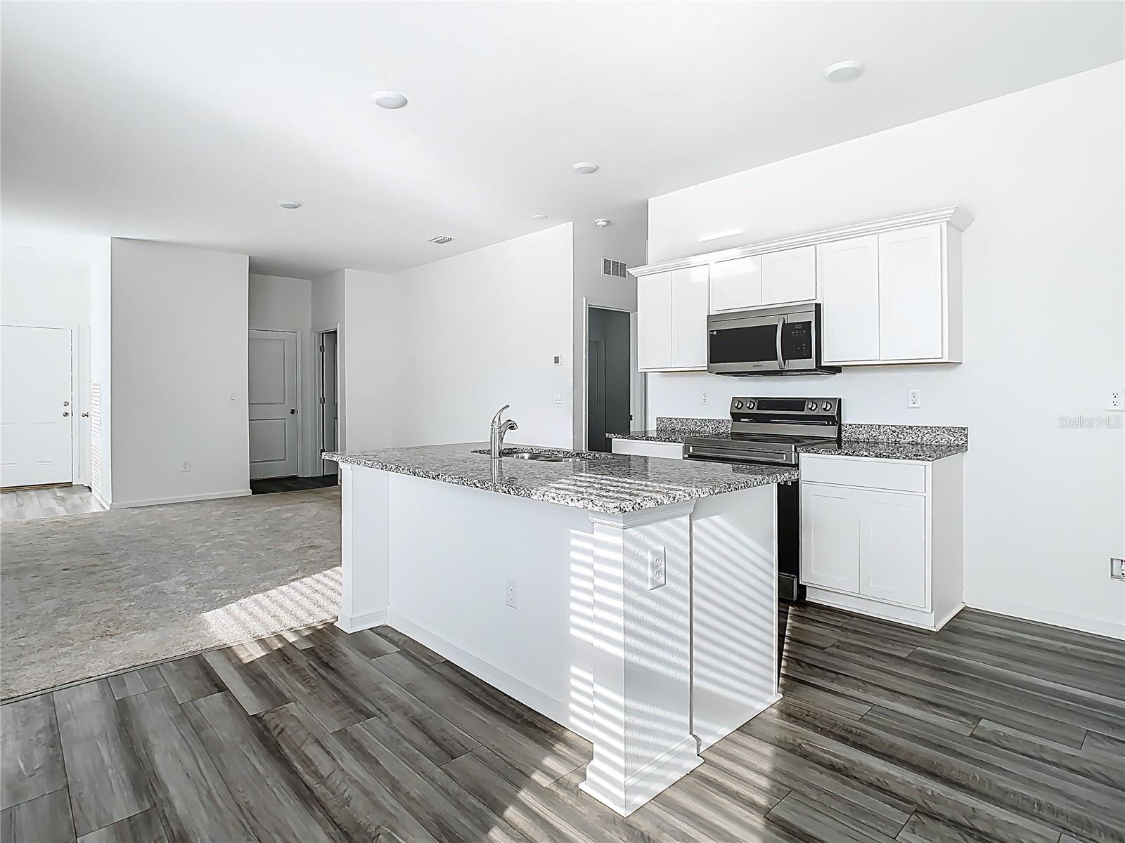 35413 EASTBROOK AVE, ZEPHYRHILLS, FL, 33541