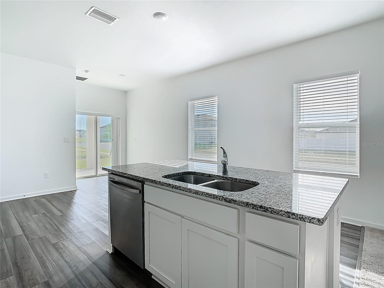 35413 EASTBROOK AVE, ZEPHYRHILLS, FL, 33541