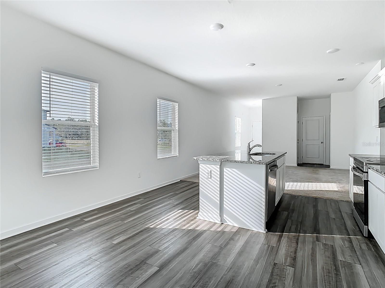 35413 EASTBROOK AVE, ZEPHYRHILLS, FL, 33541