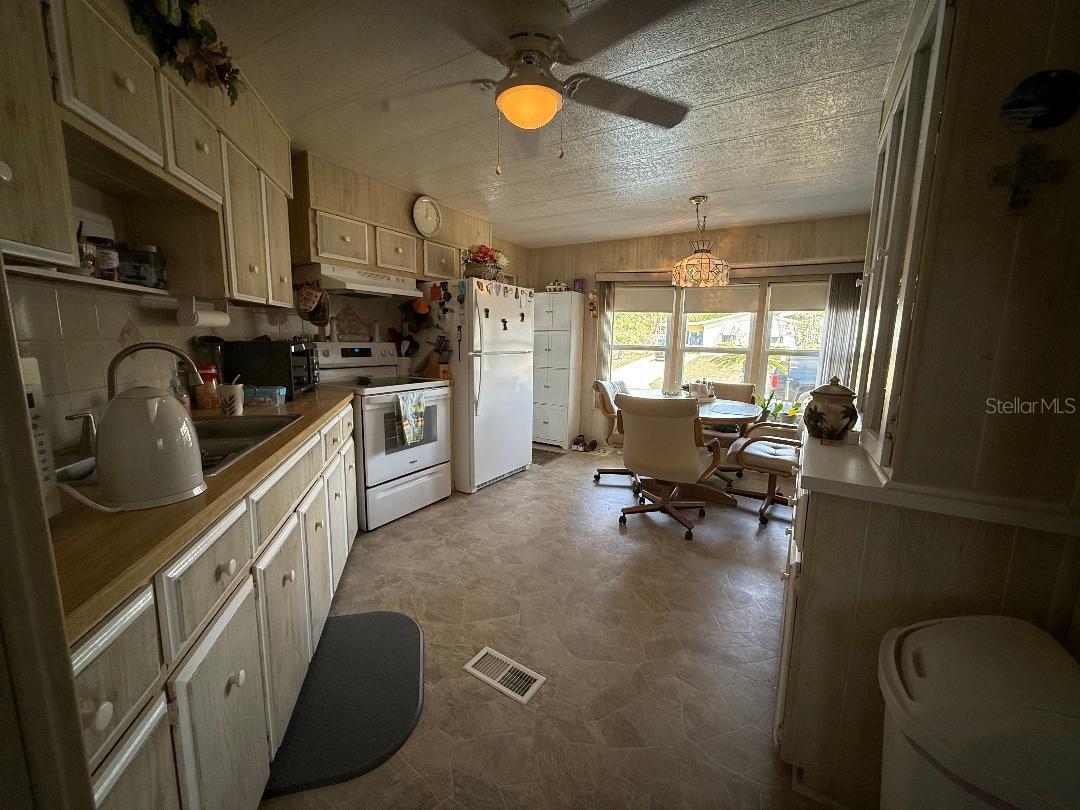 8063 EASTERN CIRCLE DR, BROOKSVILLE, FL, 34613