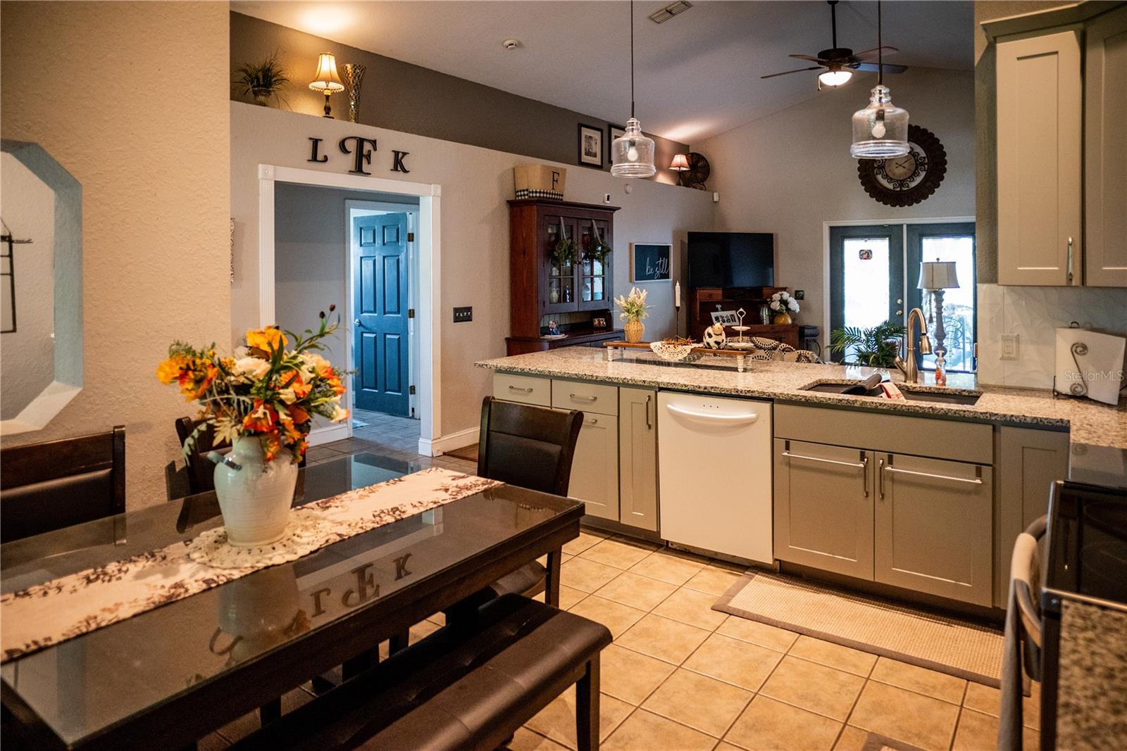 811 W HERON PL, WINTER HAVEN, FL, 33884