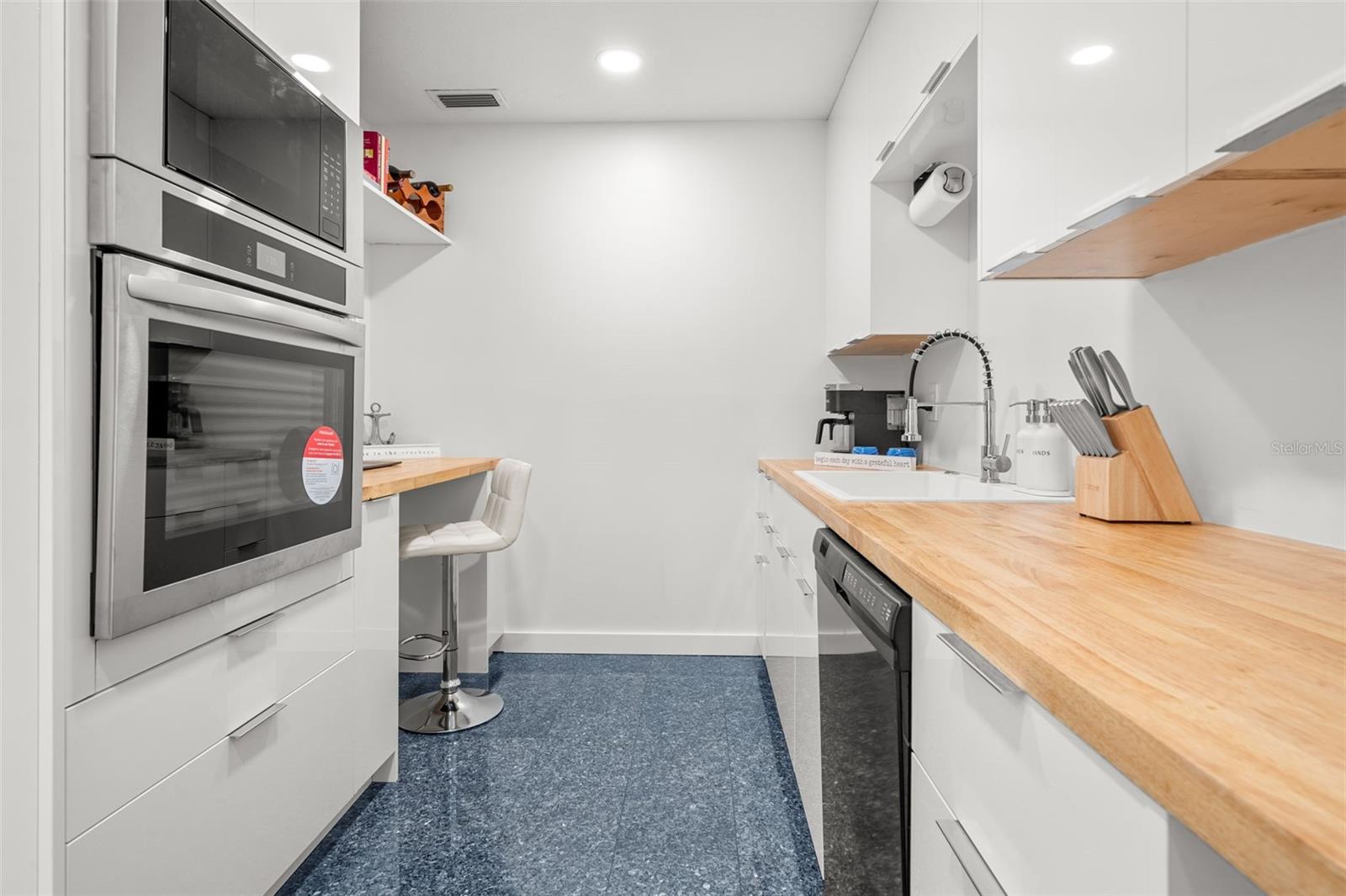 988 BLVD OF THE ARTS #109, SARASOTA, FL, 34236
