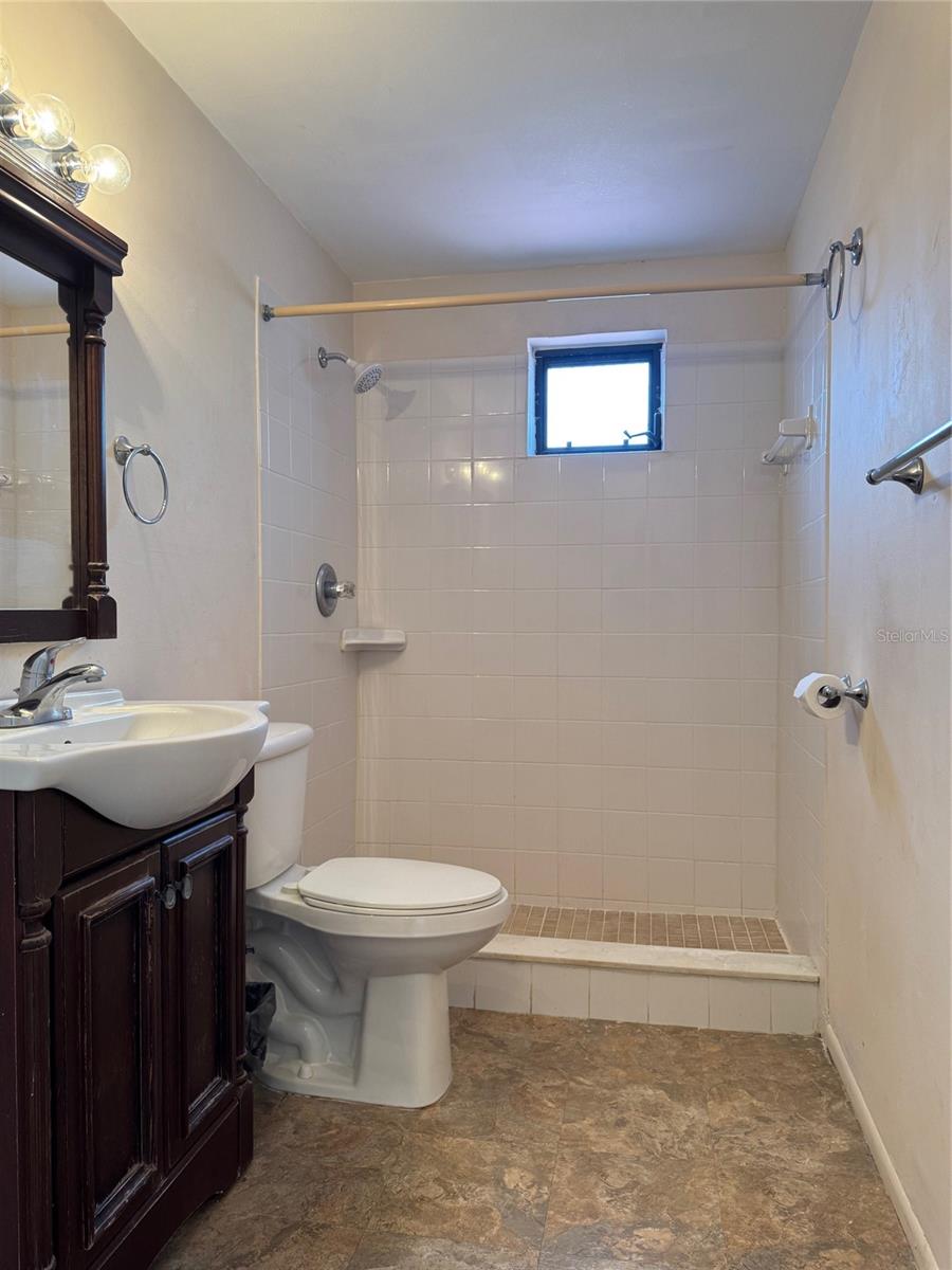 6420 N THATCHER AVE, TAMPA, FL, 33614