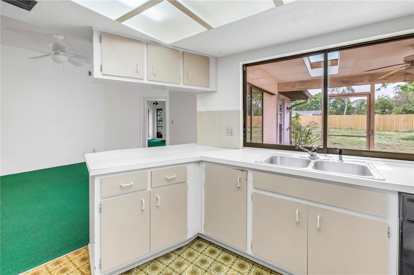 8020 CRANBROOK CT, SEMINOLE, FL, 33777