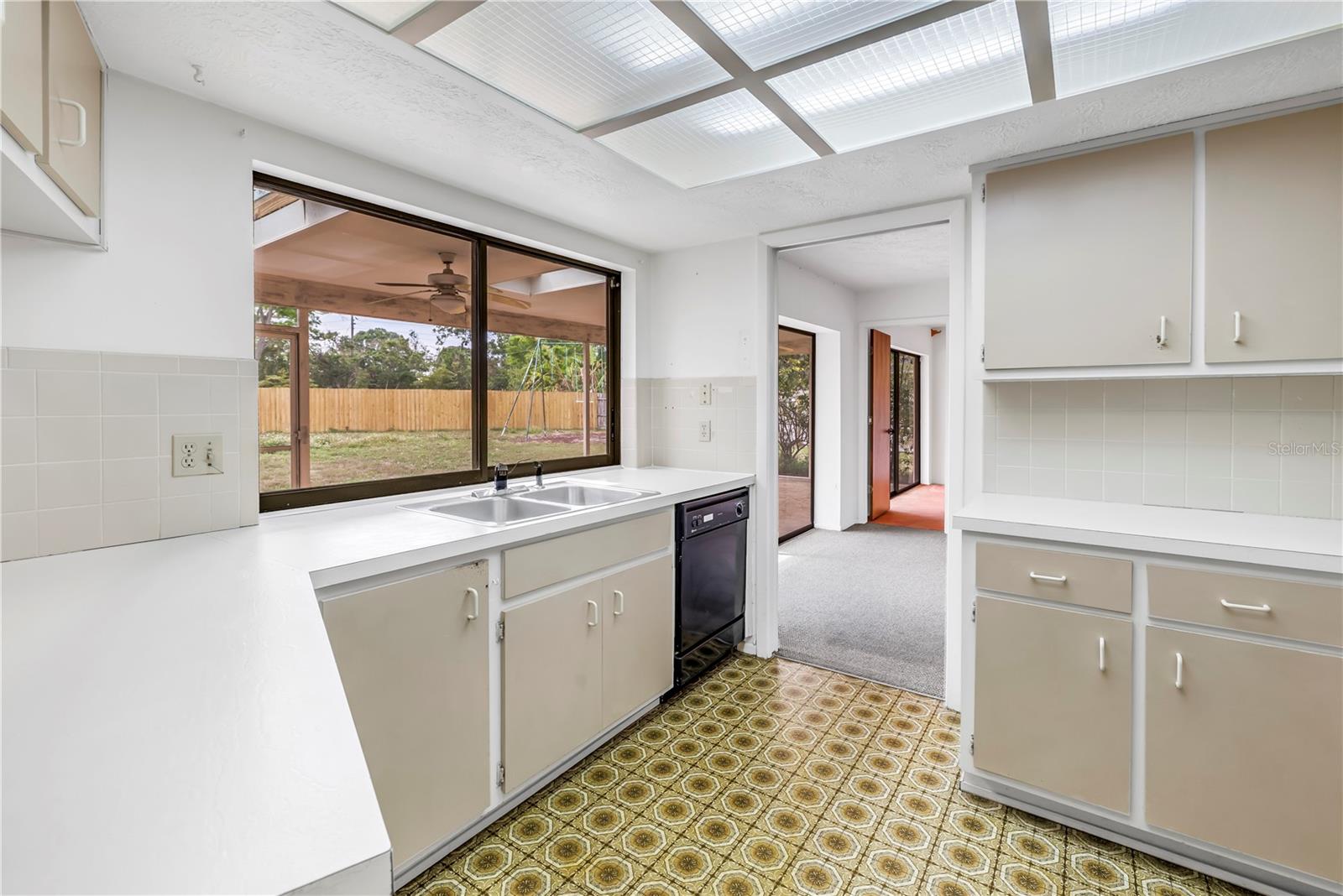 8020 CRANBROOK CT, SEMINOLE, FL, 33777