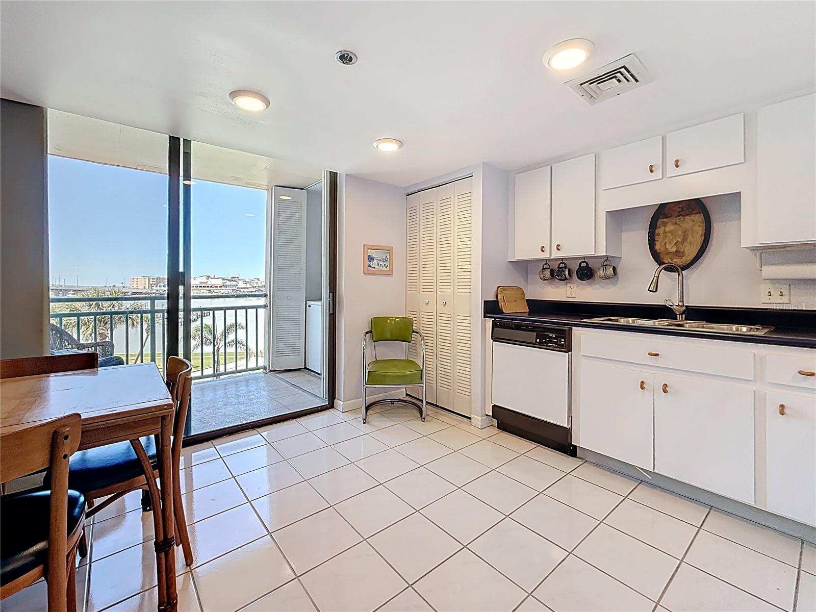 1 KEY CAPRI #301E, TREASURE ISLAND, FL, 33706