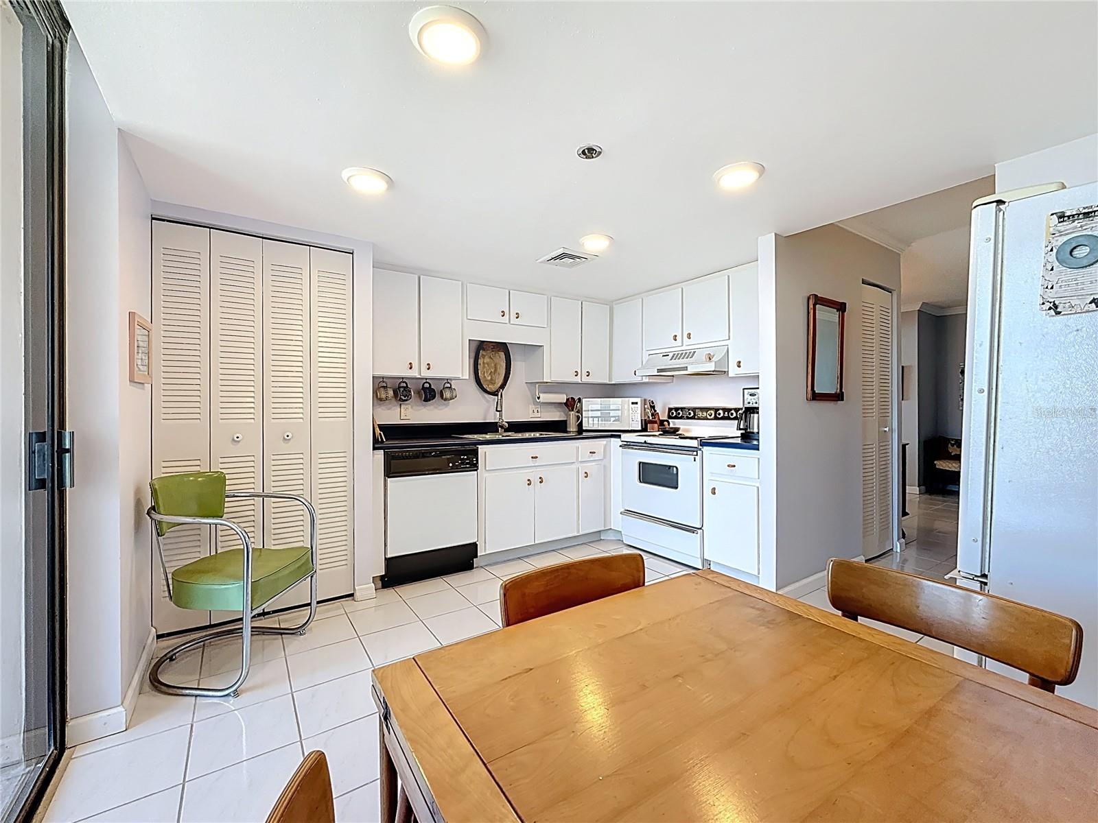 1 KEY CAPRI #301E, TREASURE ISLAND, FL, 33706