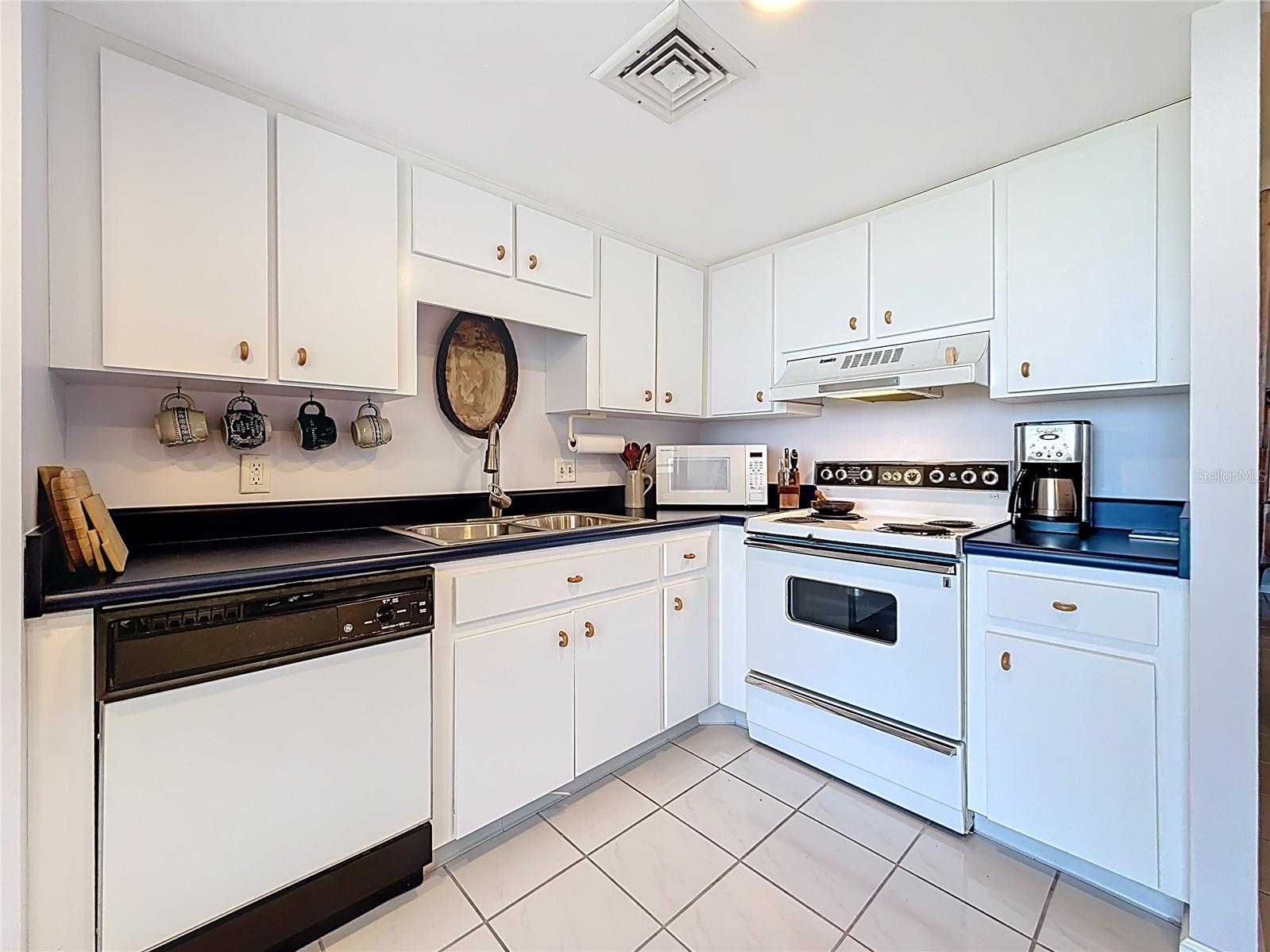 1 KEY CAPRI #301E, TREASURE ISLAND, FL, 33706