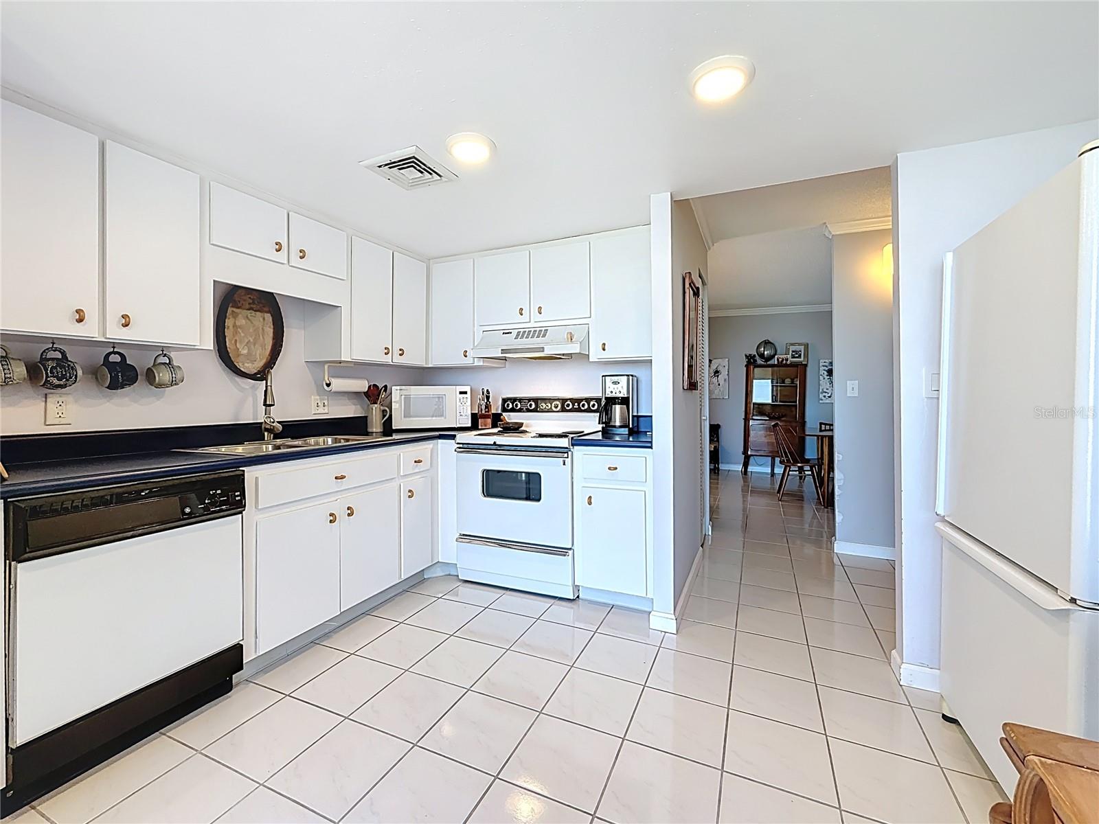 1 KEY CAPRI #301E, TREASURE ISLAND, FL, 33706
