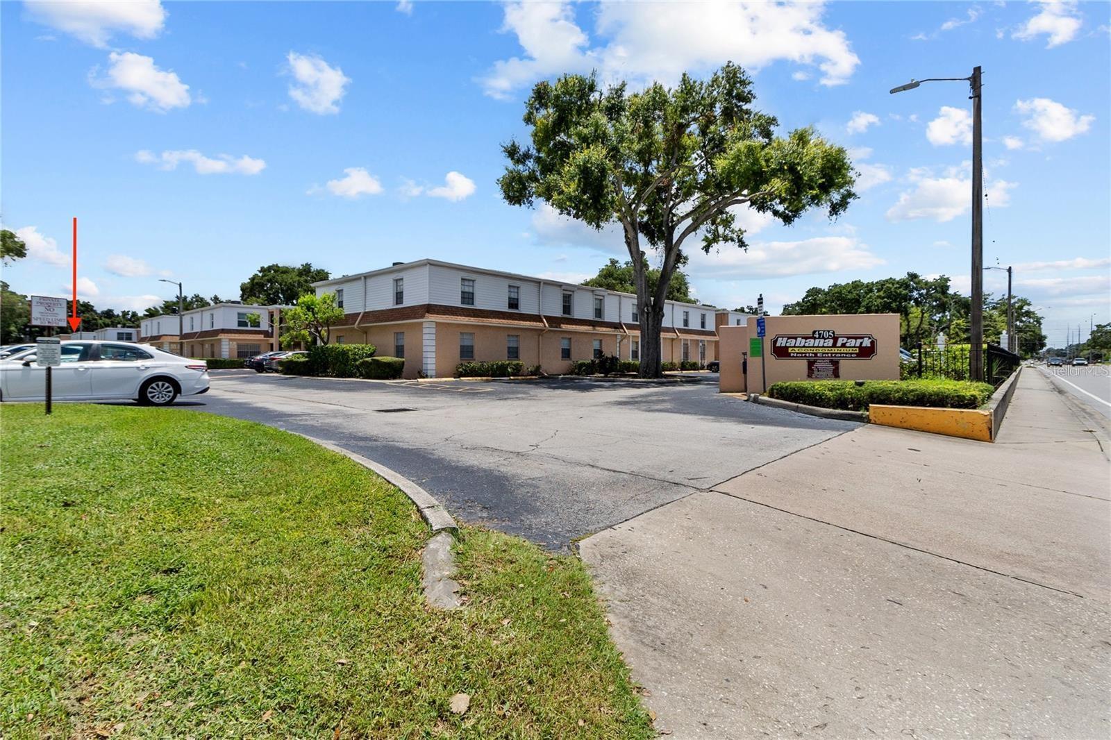 4702 MICHAEL CT #137, TAMPA, FL, 33614