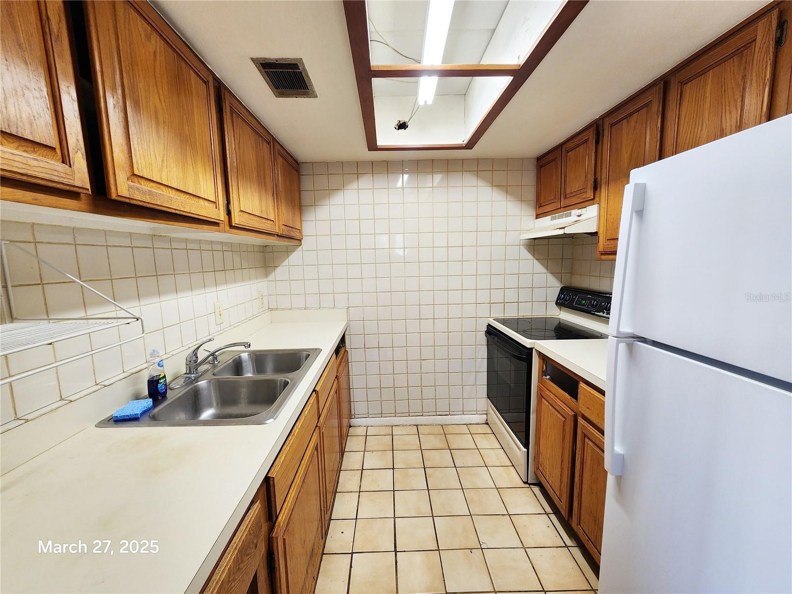 4702 MICHAEL CT #137, TAMPA, FL, 33614