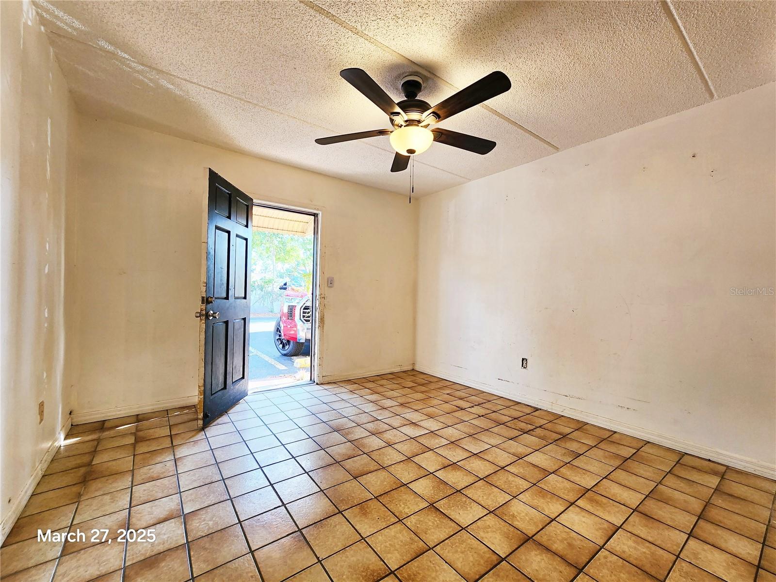 4702 MICHAEL CT #137, TAMPA, FL, 33614