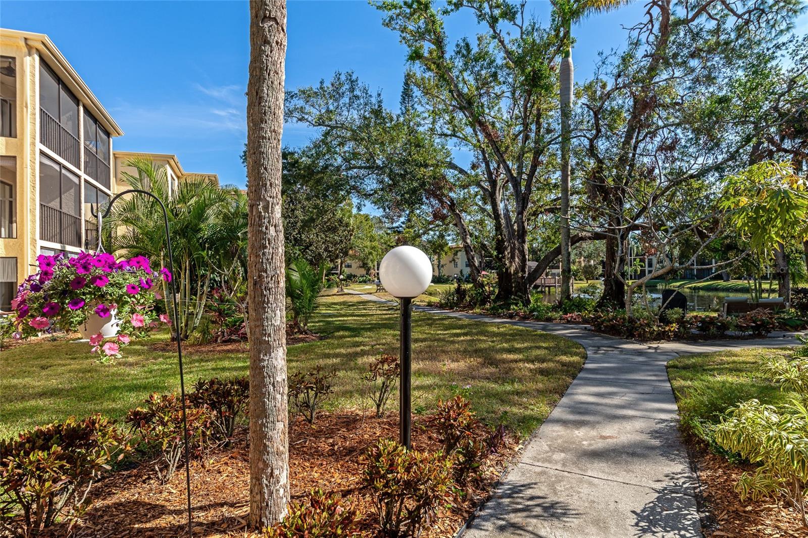 425 30TH AVE W #C208, BRADENTON, FL, 34205