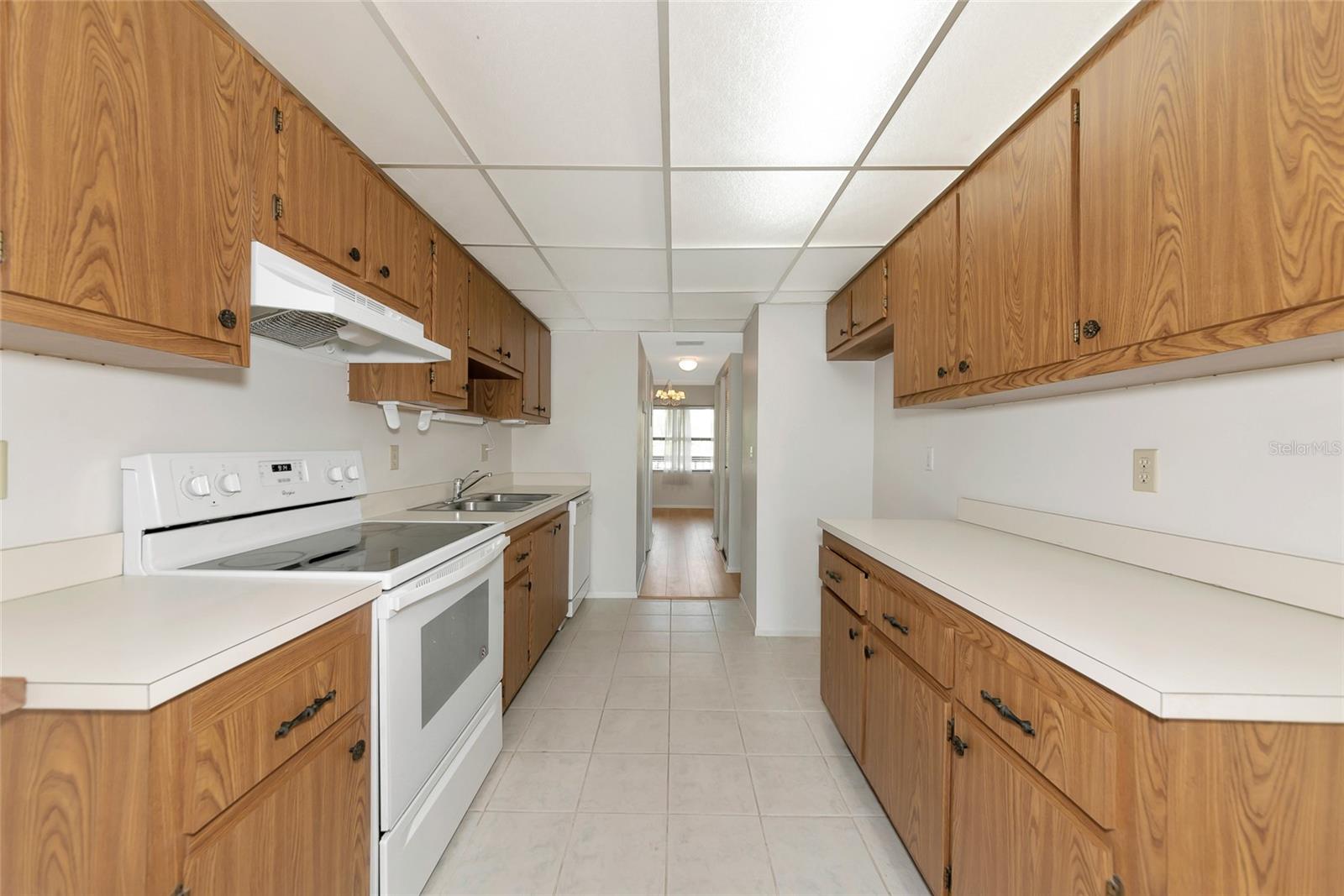 425 30TH AVE W #C208, BRADENTON, FL, 34205