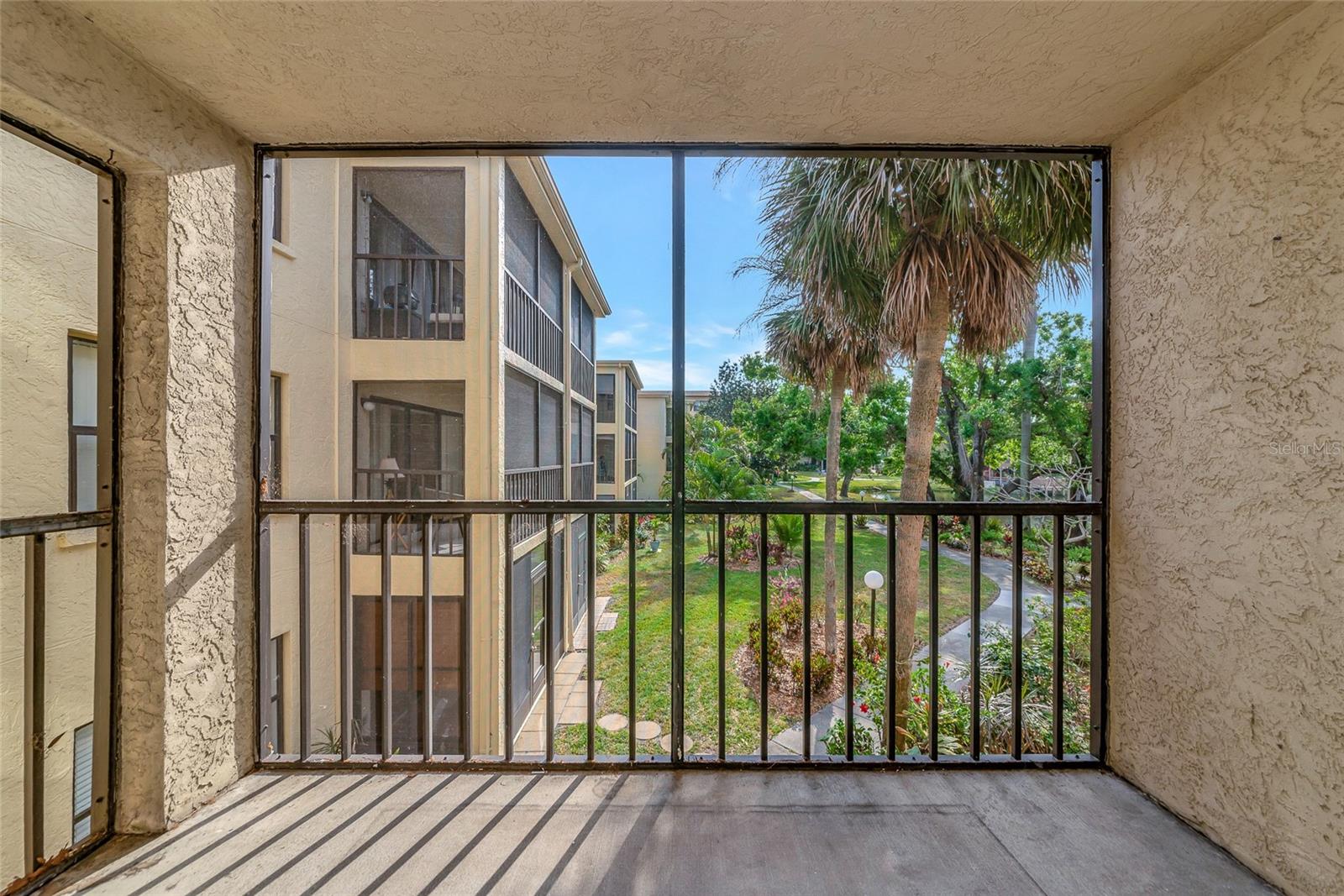 425 30TH AVE W #C208, BRADENTON, FL, 34205