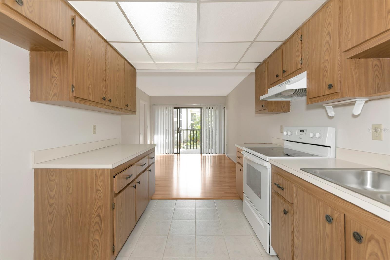 425 30TH AVE W #C208, BRADENTON, FL, 34205