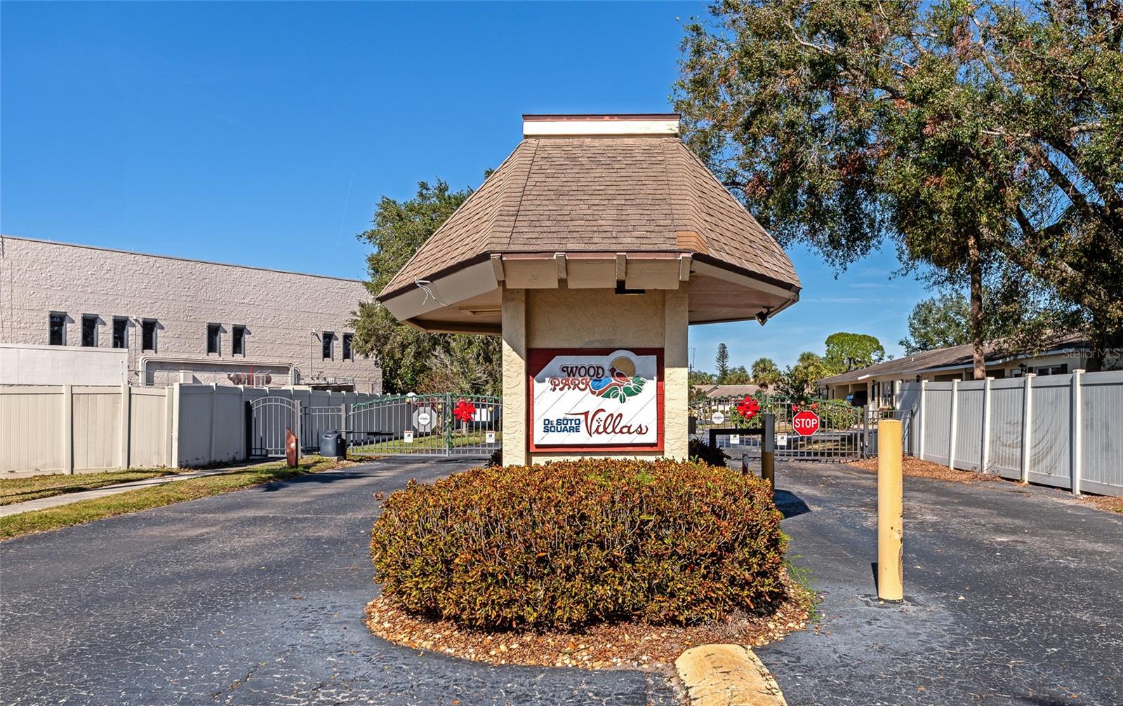 425 30TH AVE W #C208, BRADENTON, FL, 34205