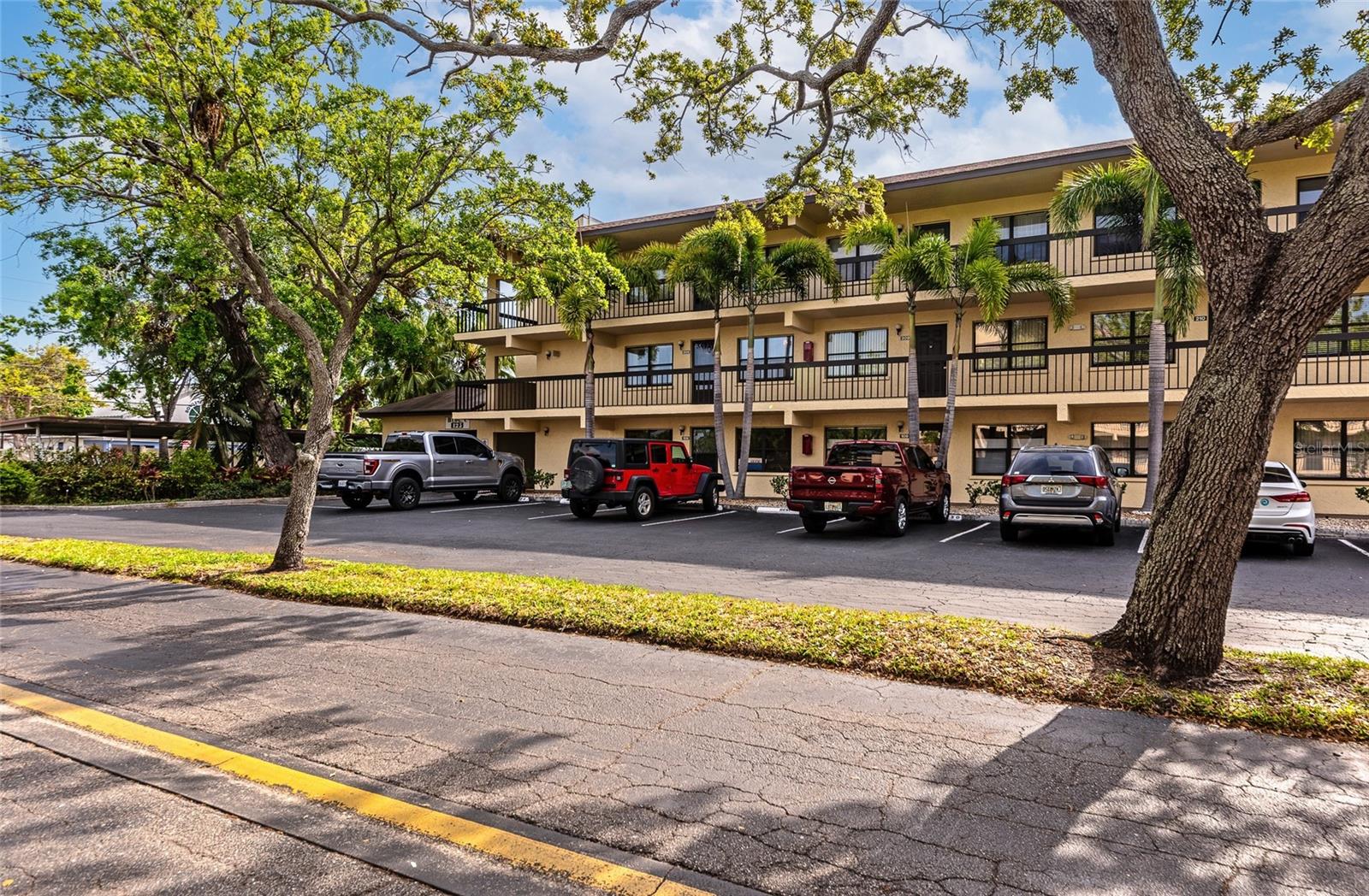 425 30TH AVE W #C208, BRADENTON, FL, 34205