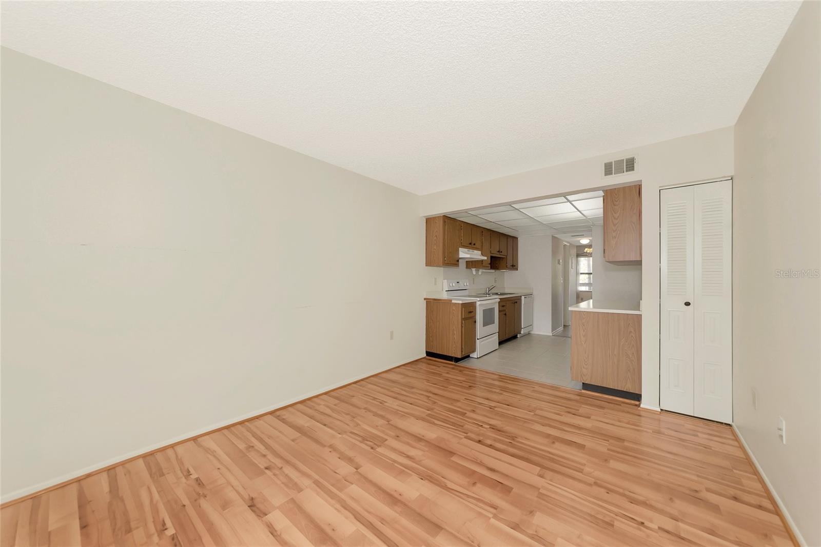 425 30TH AVE W #C208, BRADENTON, FL, 34205