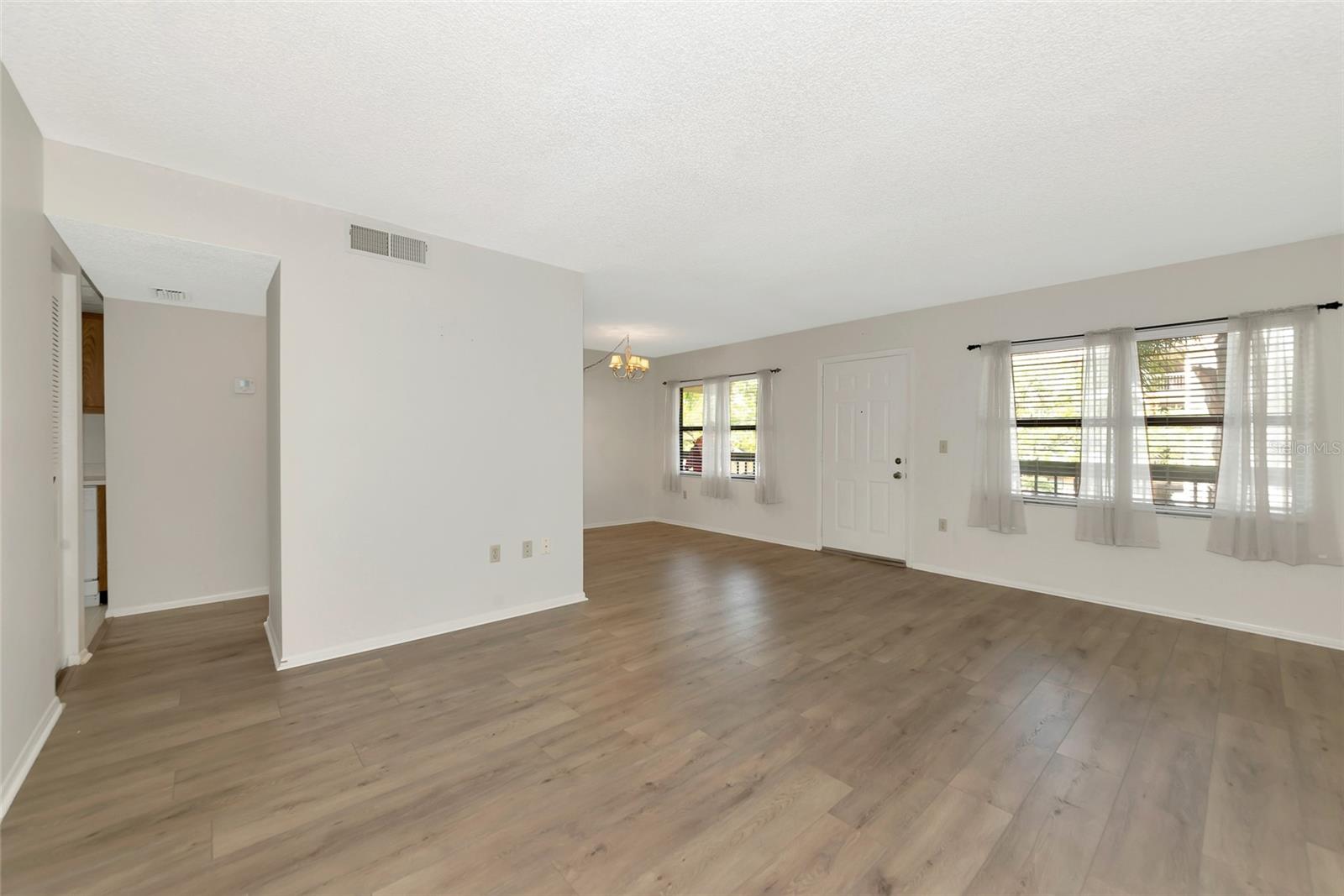 425 30TH AVE W #C208, BRADENTON, FL, 34205